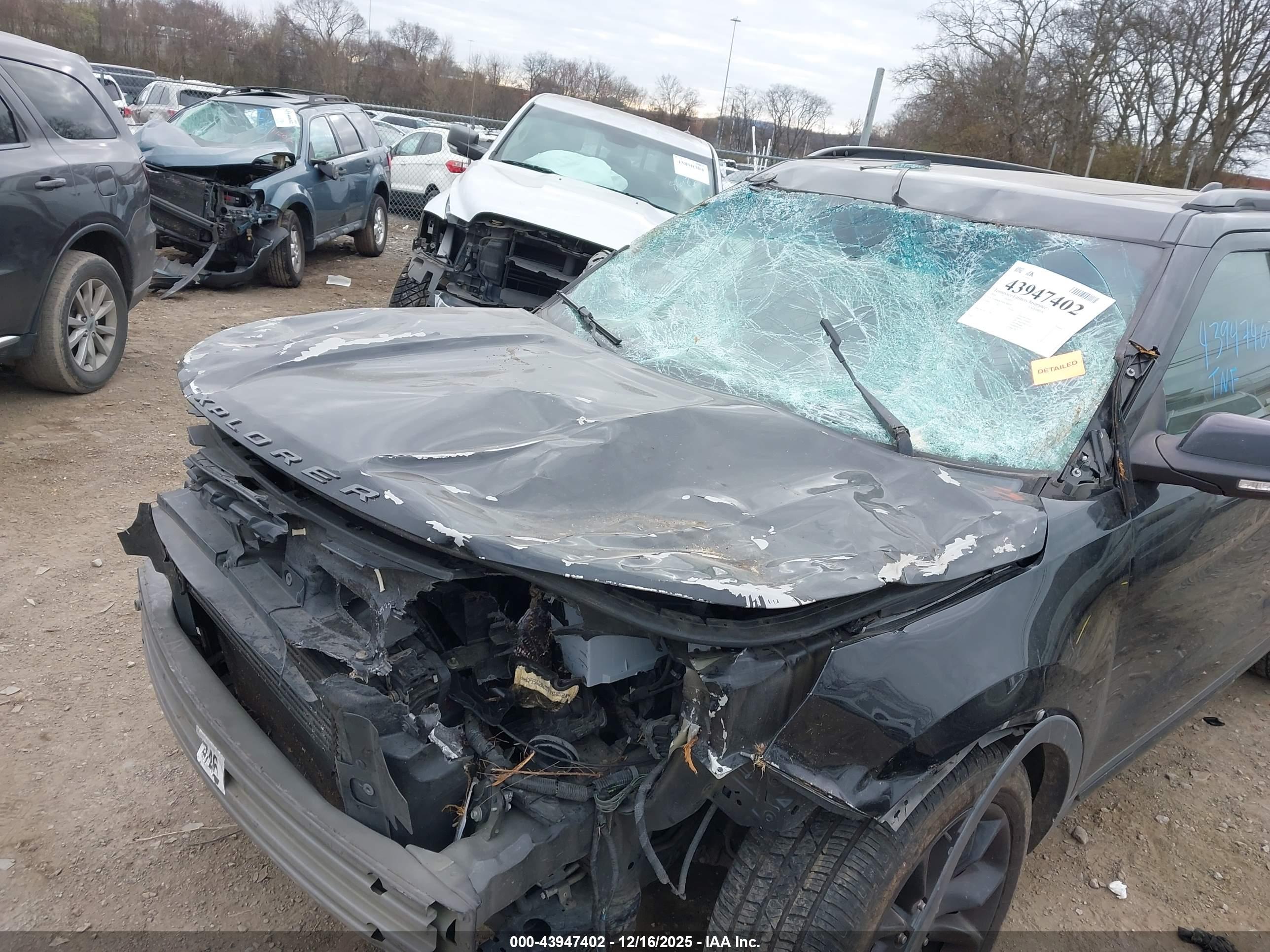 FORD EXPLORER image 6