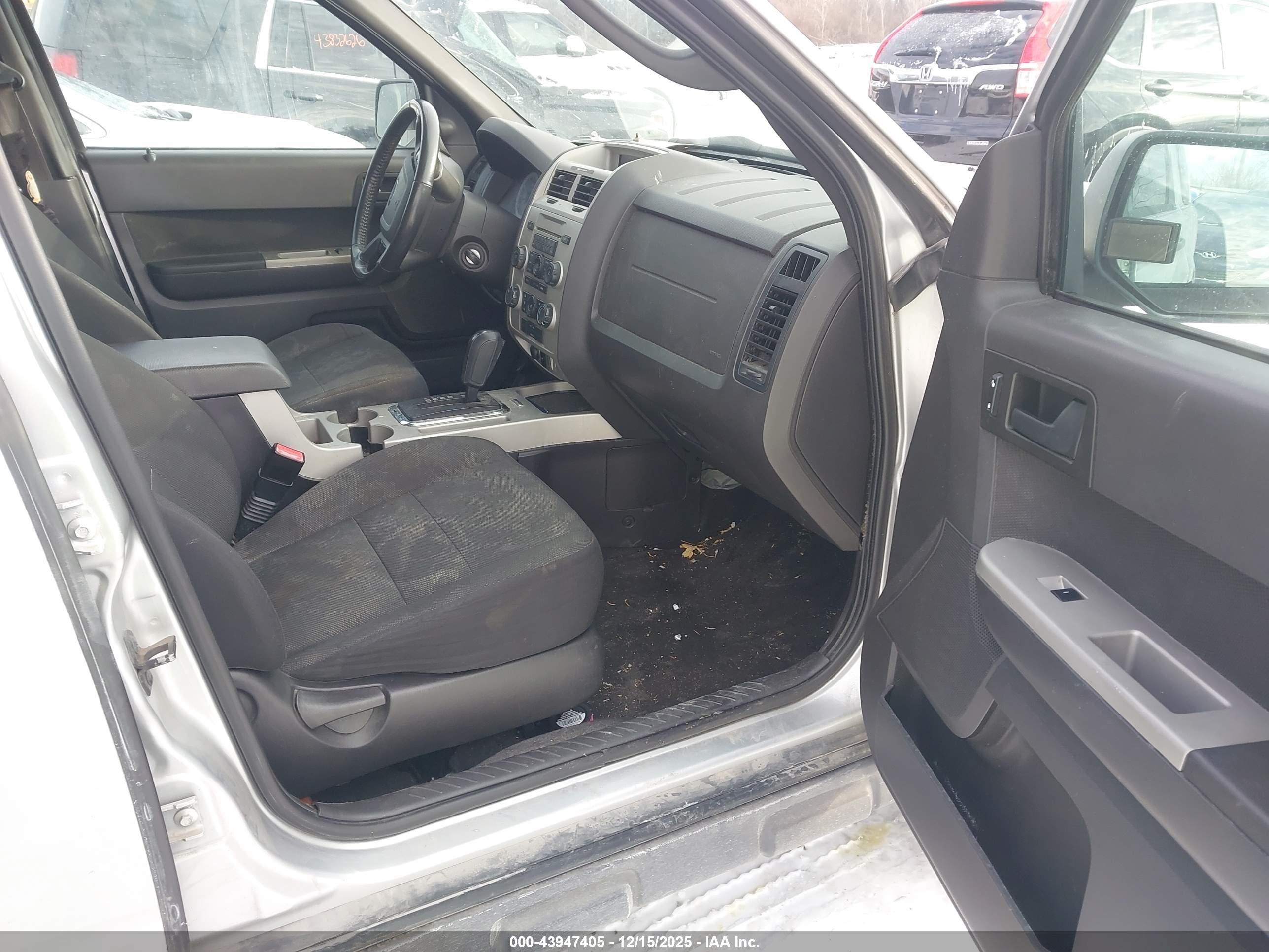 FORD ESCAPE image 5