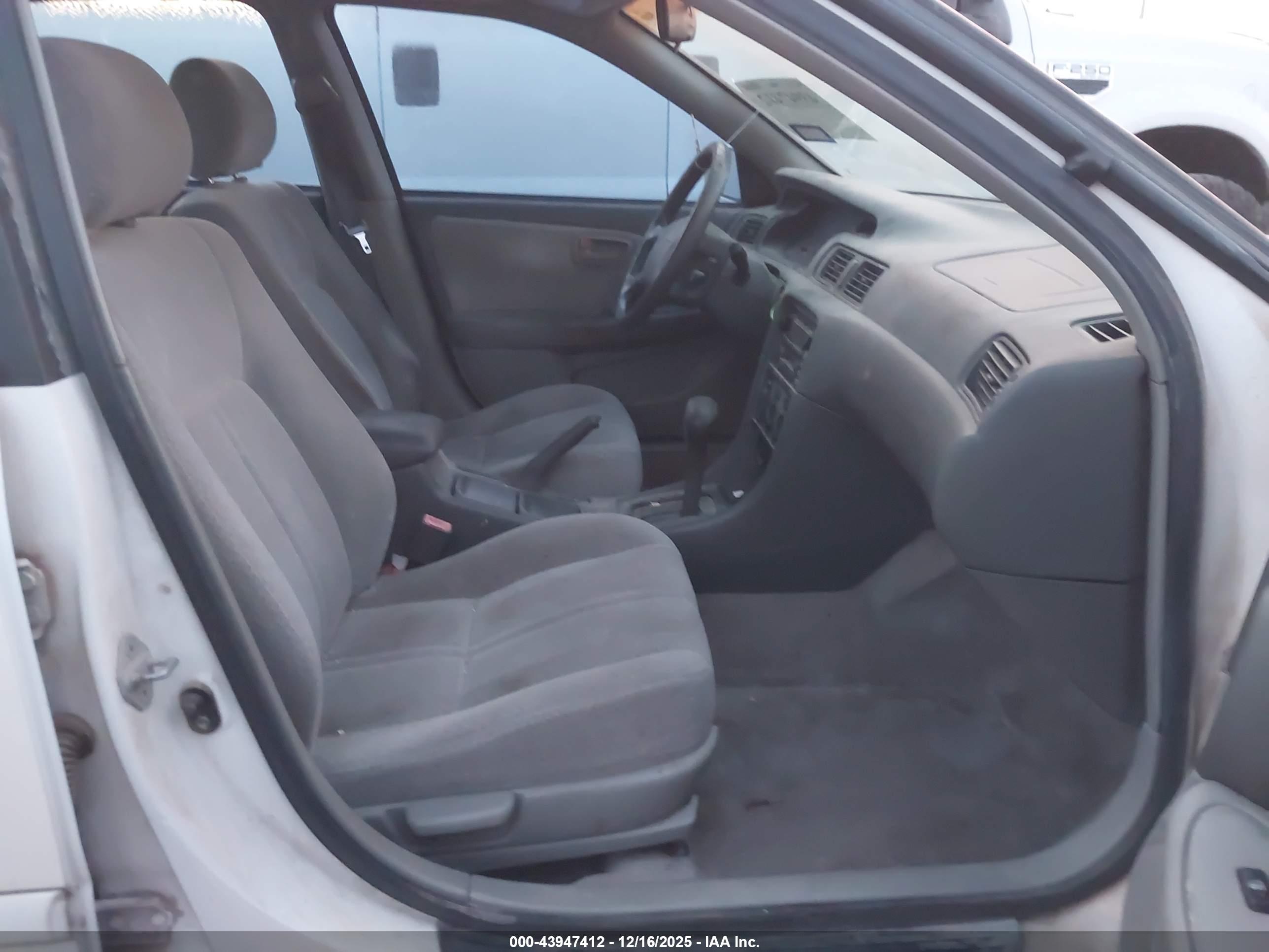 TOYOTA CAMRY image 5