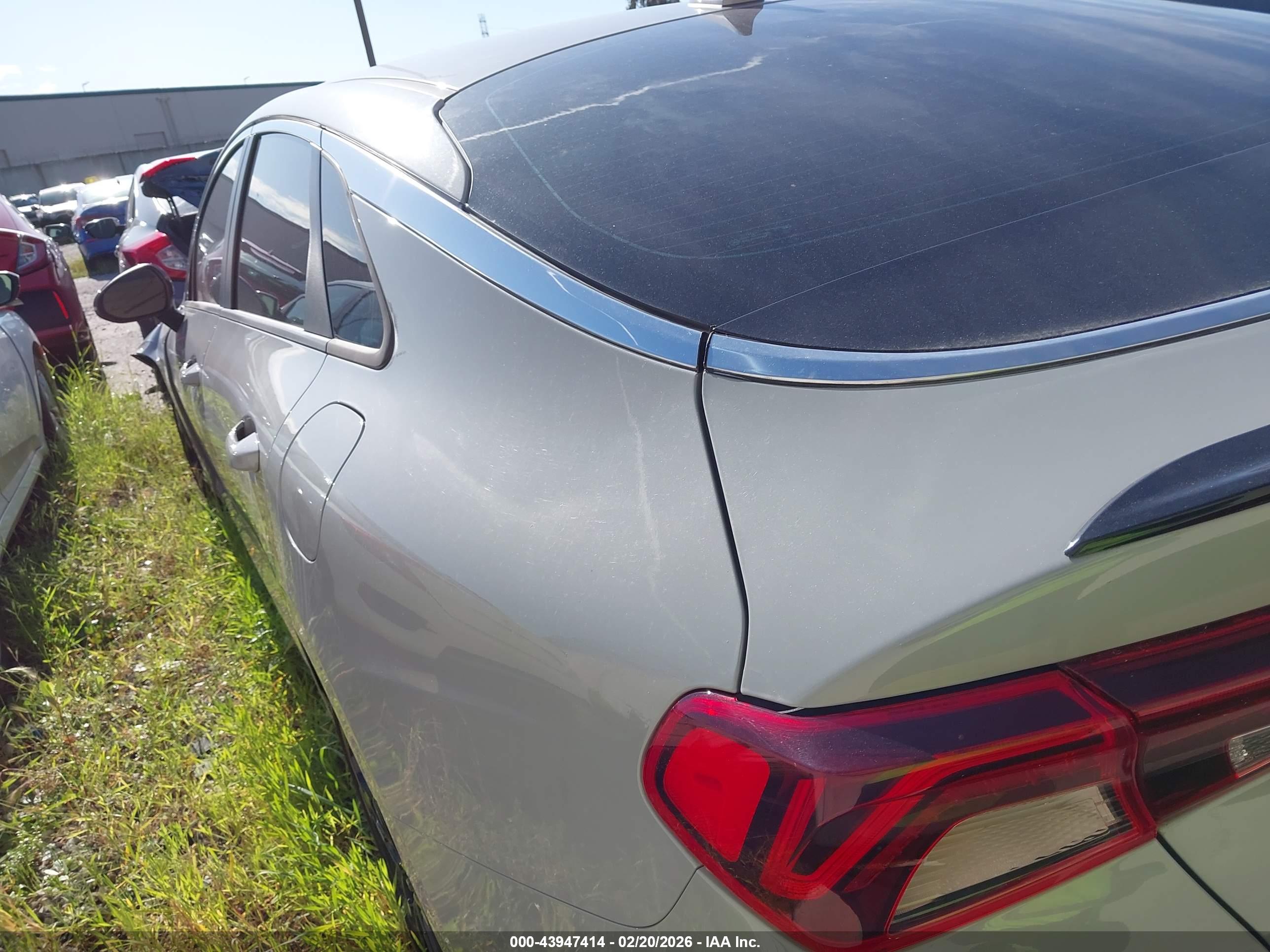 KIA K5 image 3