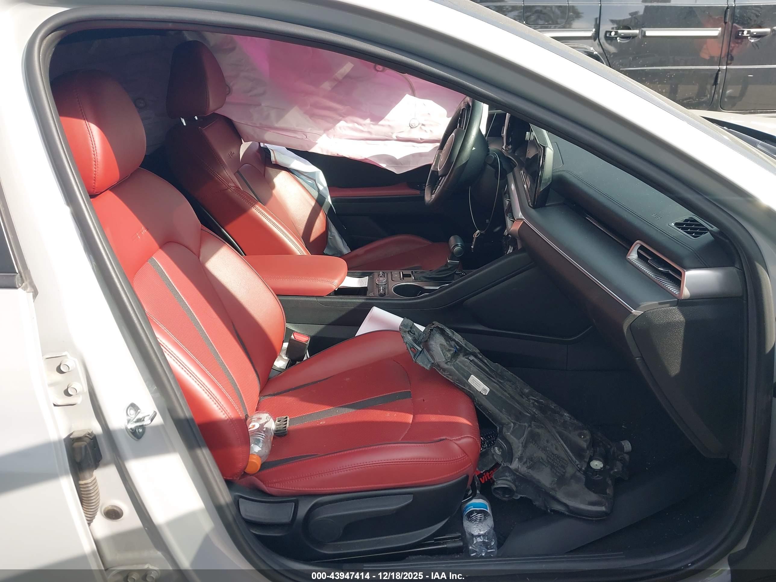 KIA K5 image 5