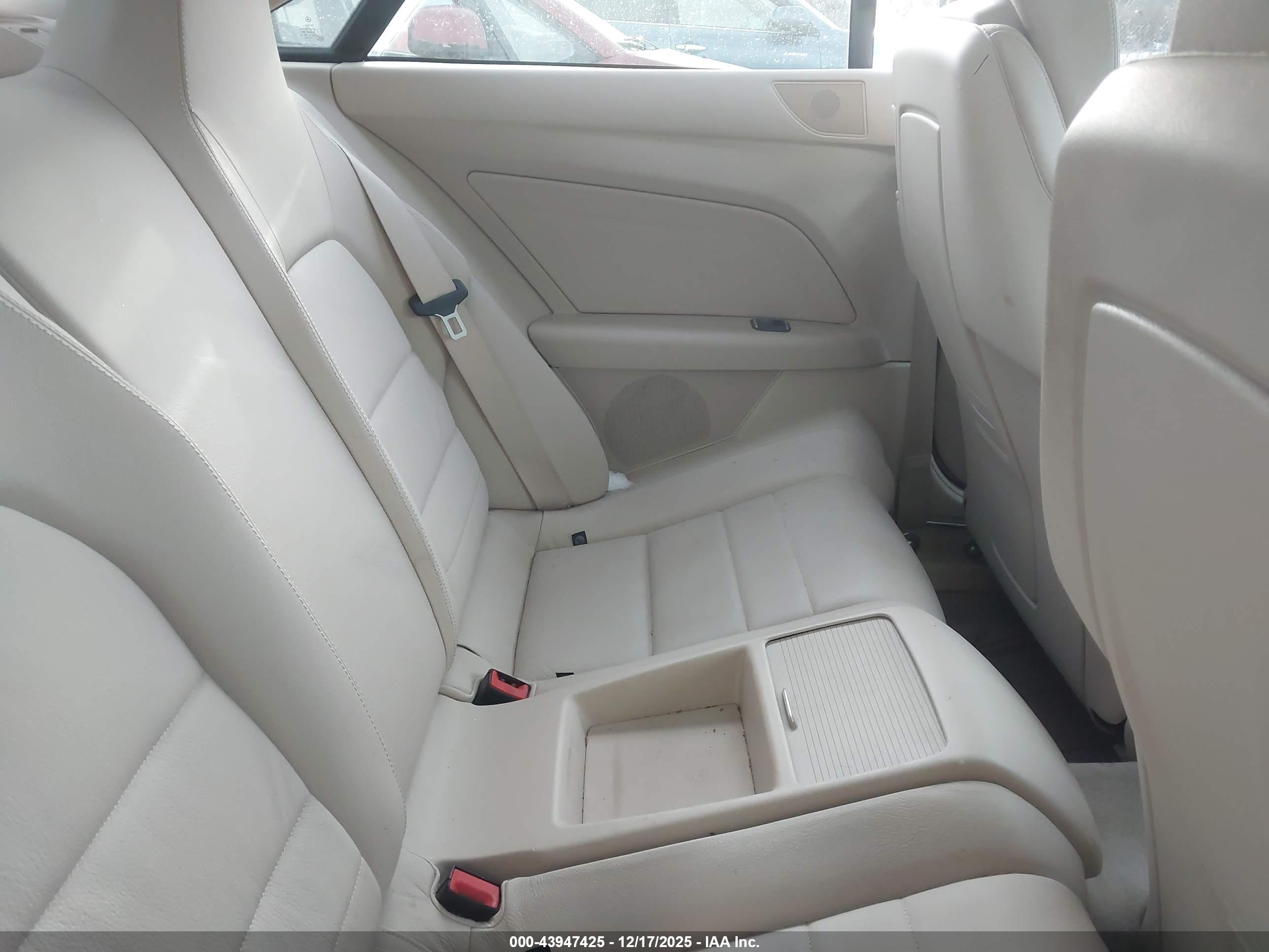 MERCEDES-BENZ E image 8