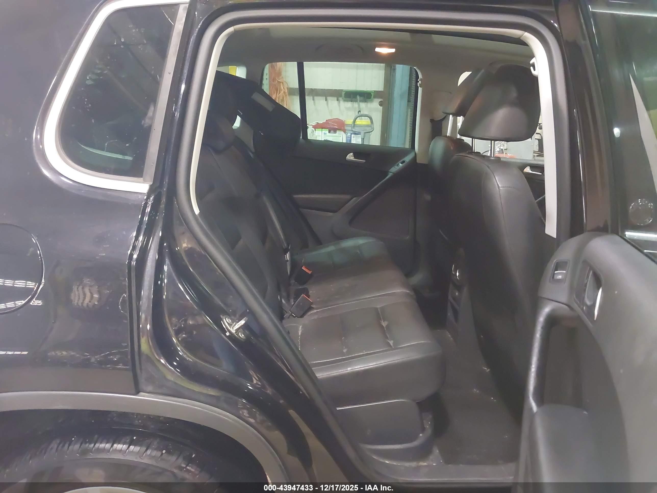 VOLKSWAGEN TIGUAN image 8