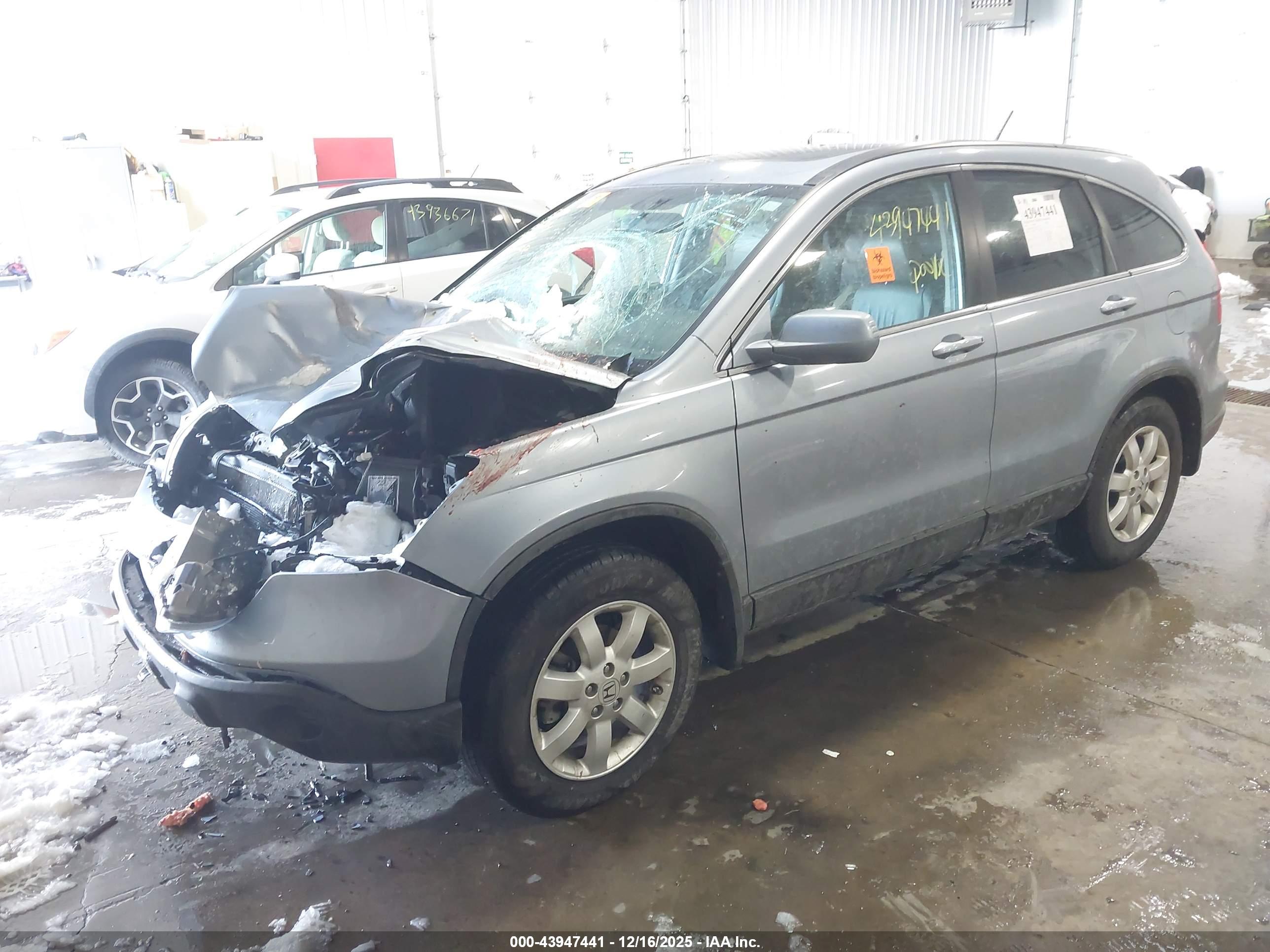HONDA CR-V image 2