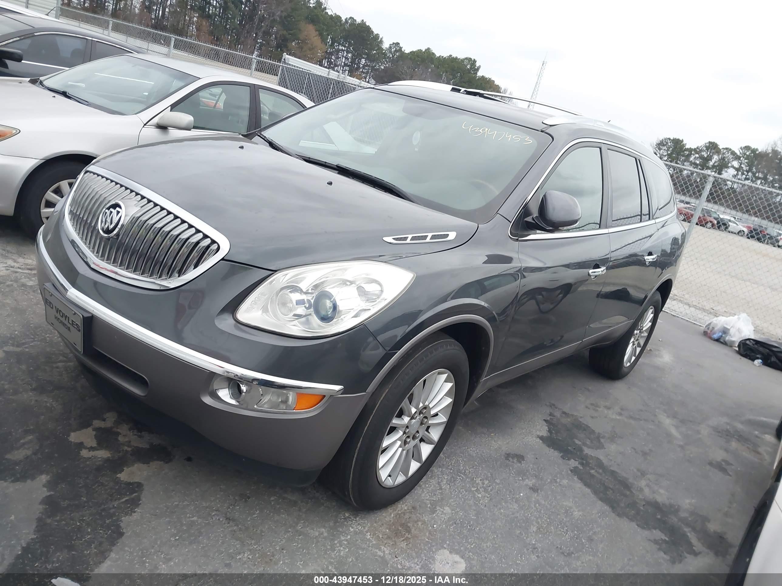 BUICK ENCLAVE image 2
