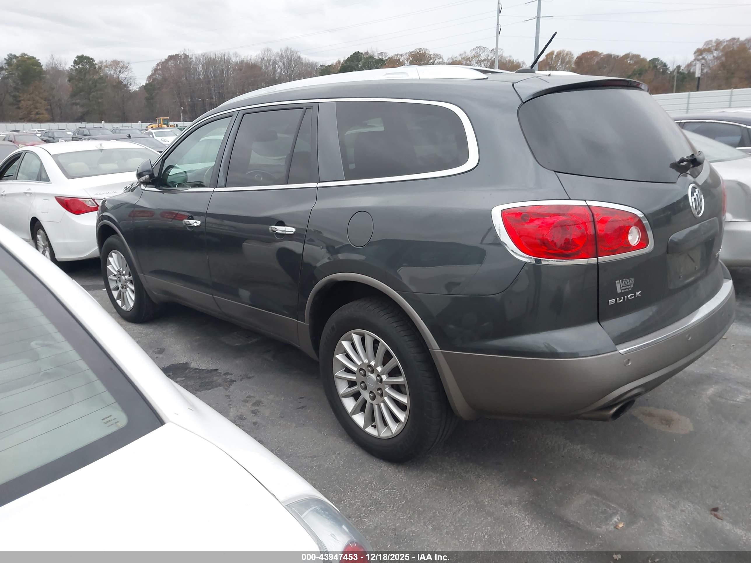 BUICK ENCLAVE image 3