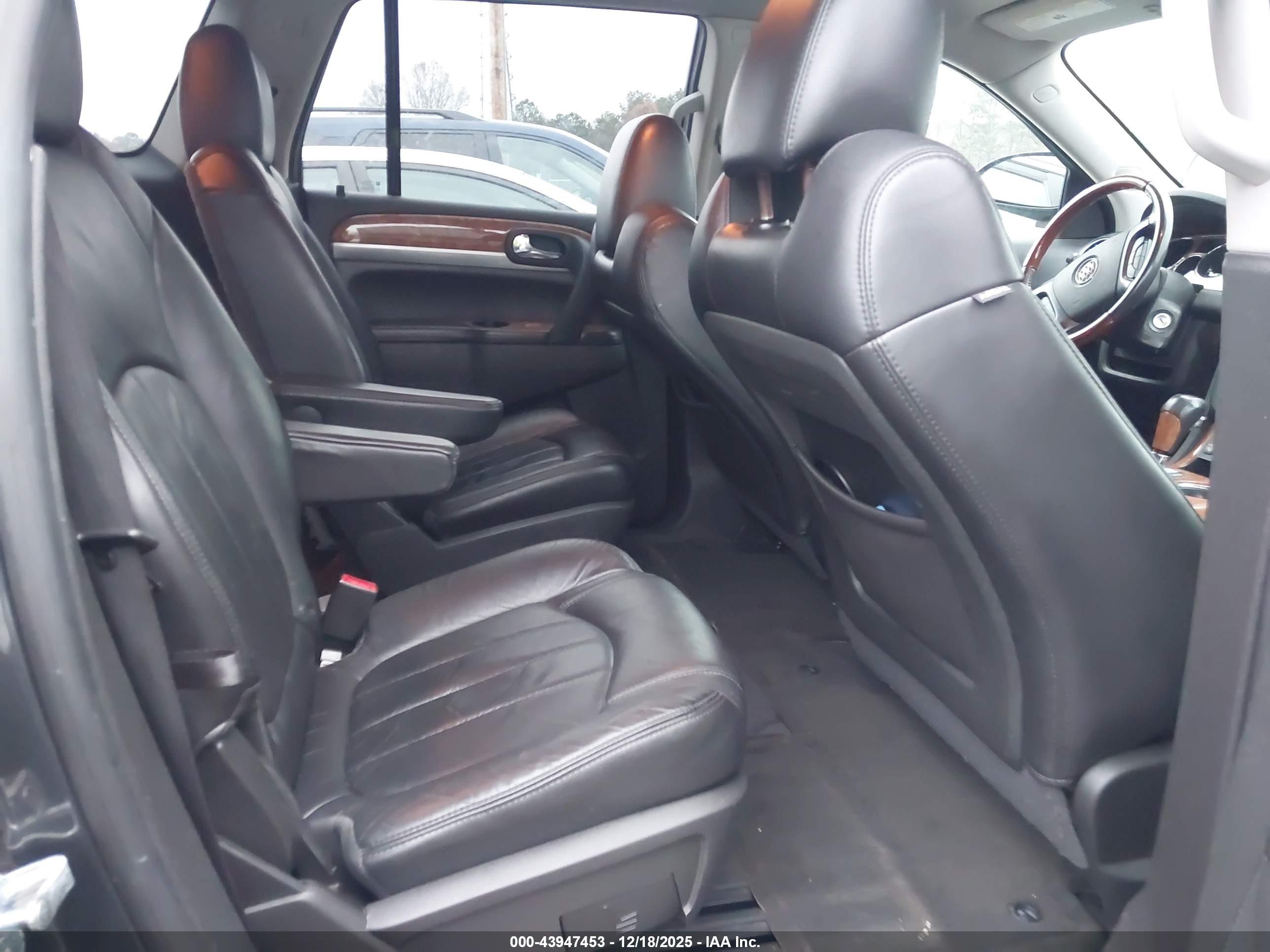 BUICK ENCLAVE image 8
