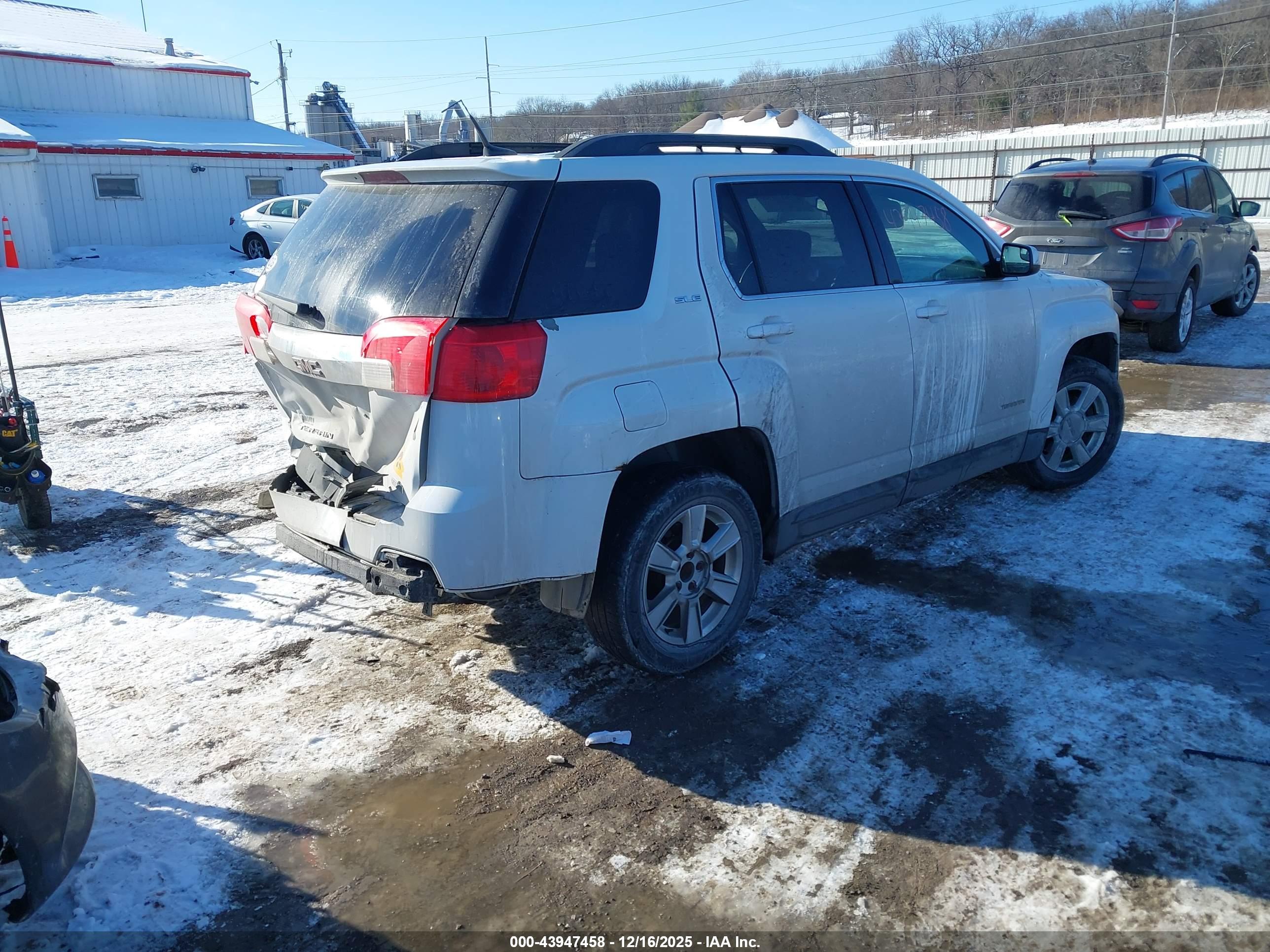 GMC TERRAIN image 4