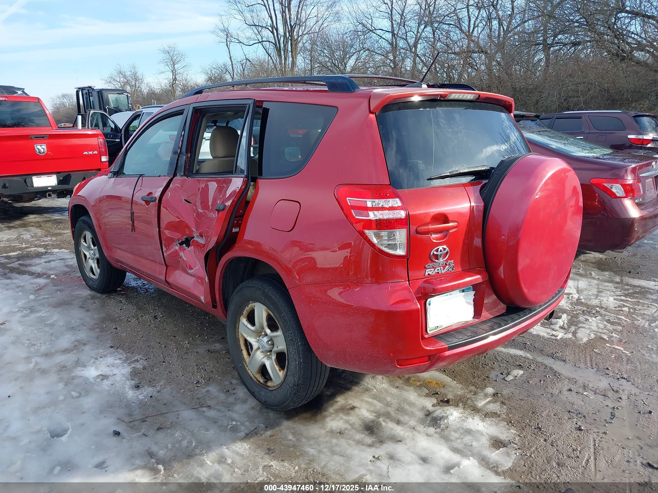 TOYOTA RAV4 image 3