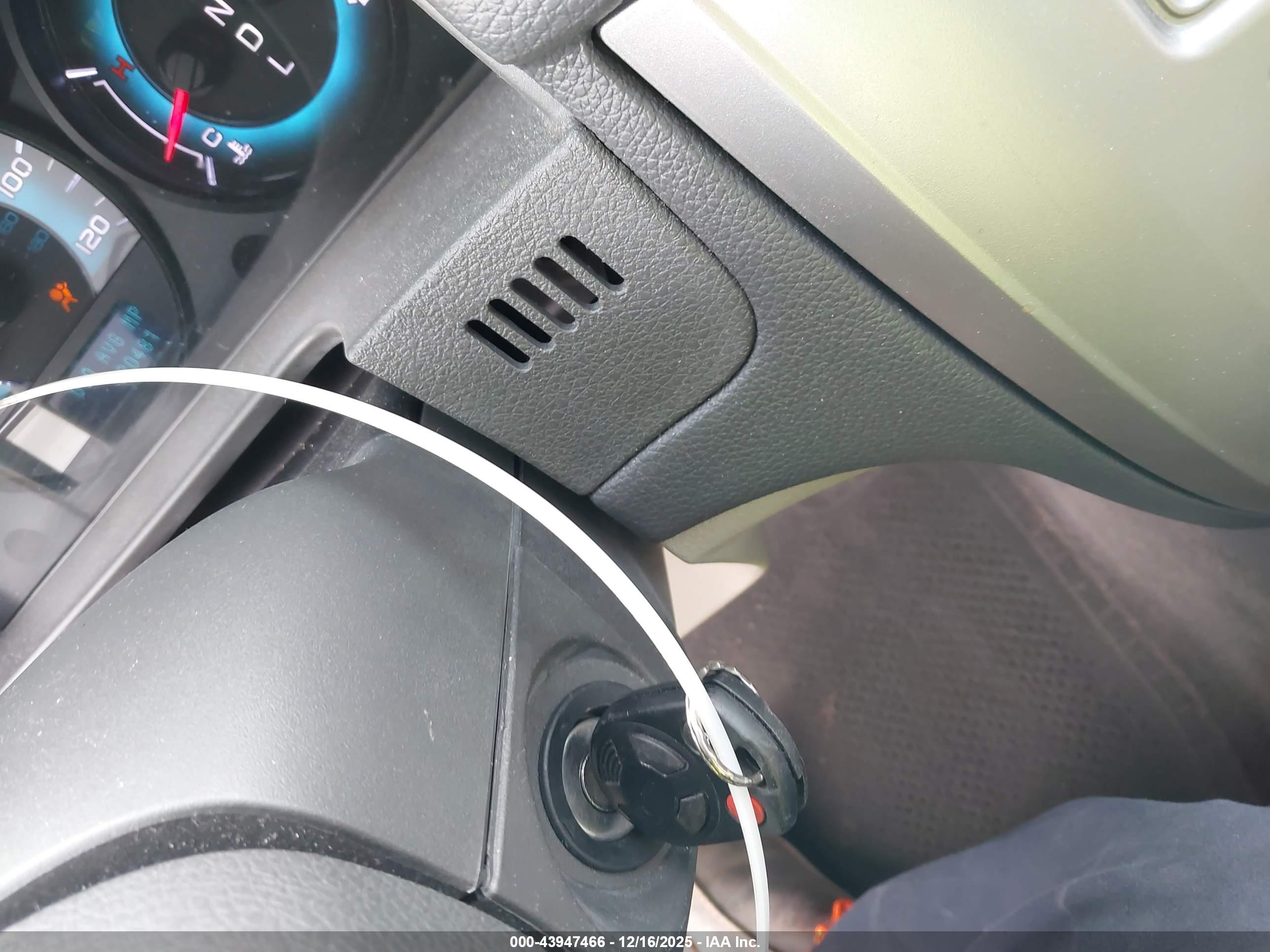 FORD FUSION image 11