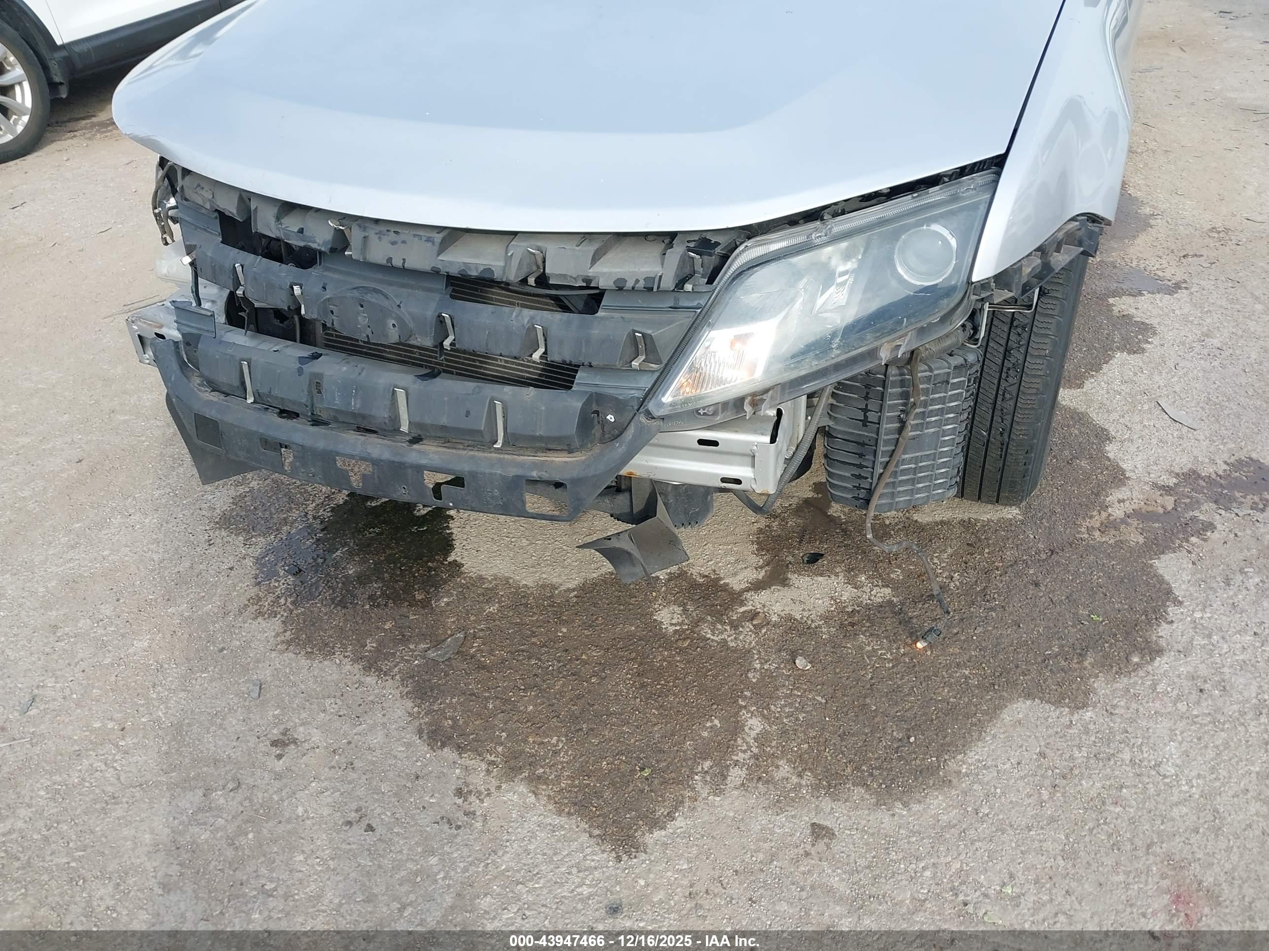 FORD FUSION image 6