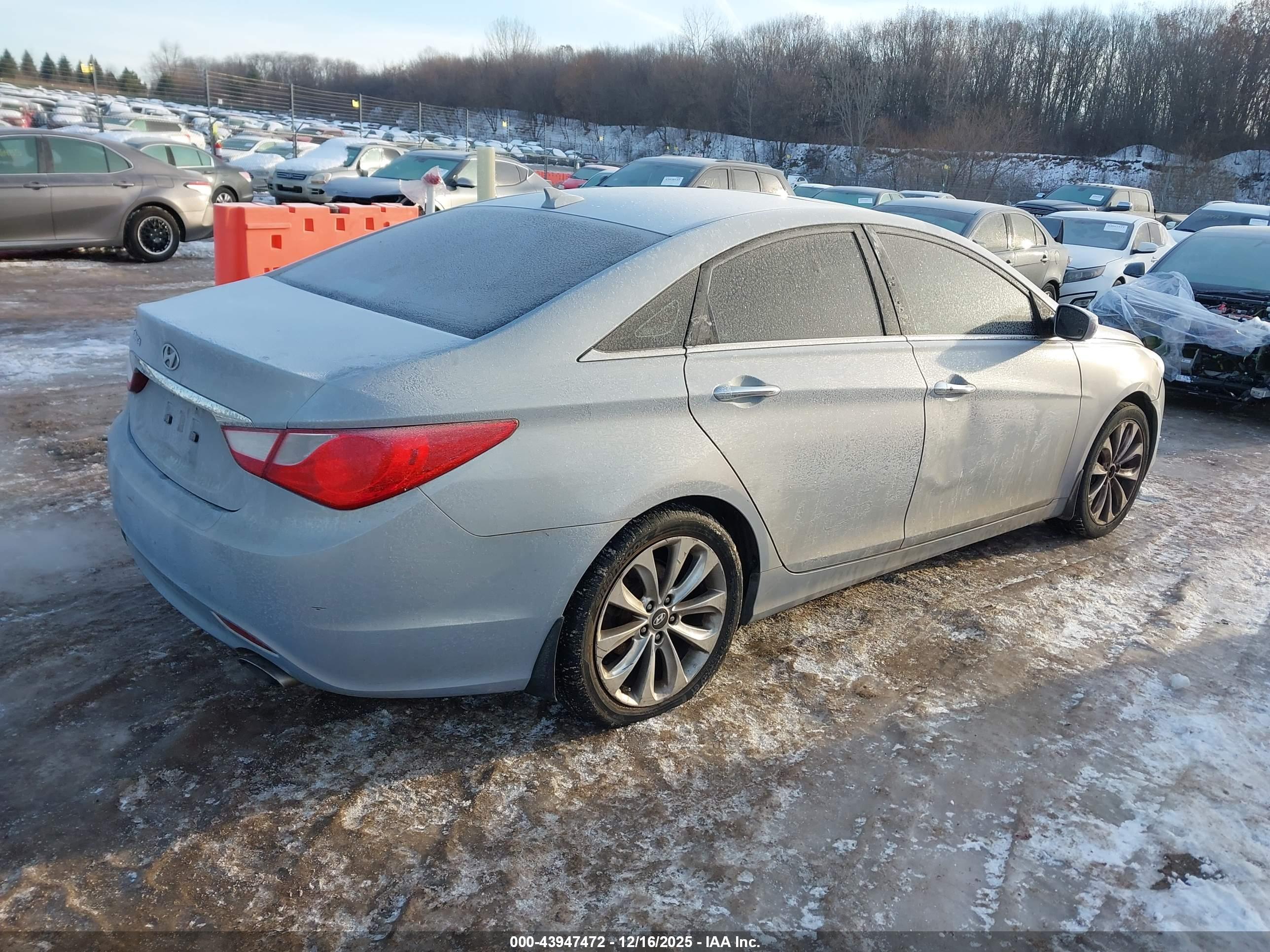 HYUNDAI SONATA image 4