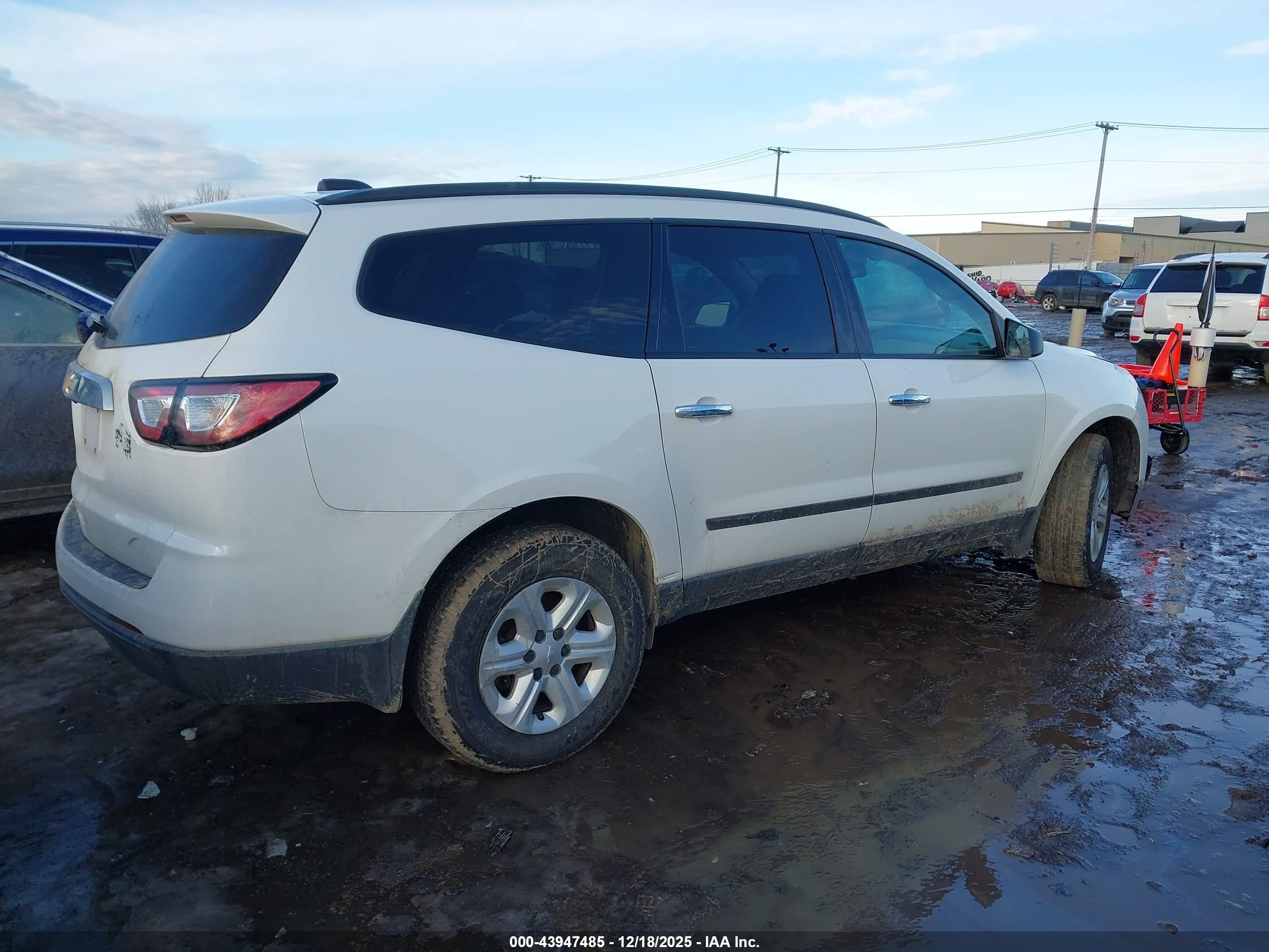 CHEVROLET TRAVERSE image 4