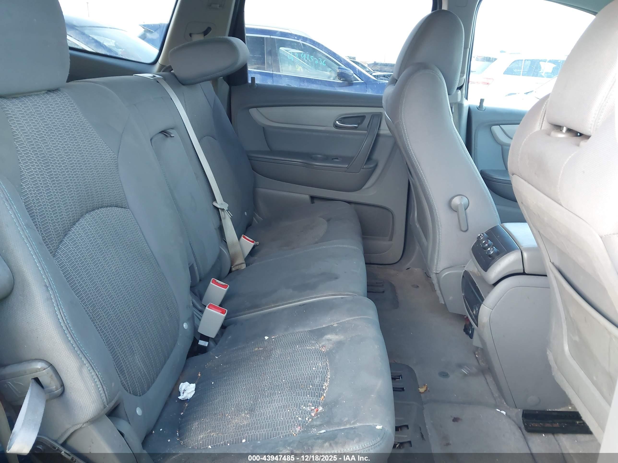 CHEVROLET TRAVERSE image 8