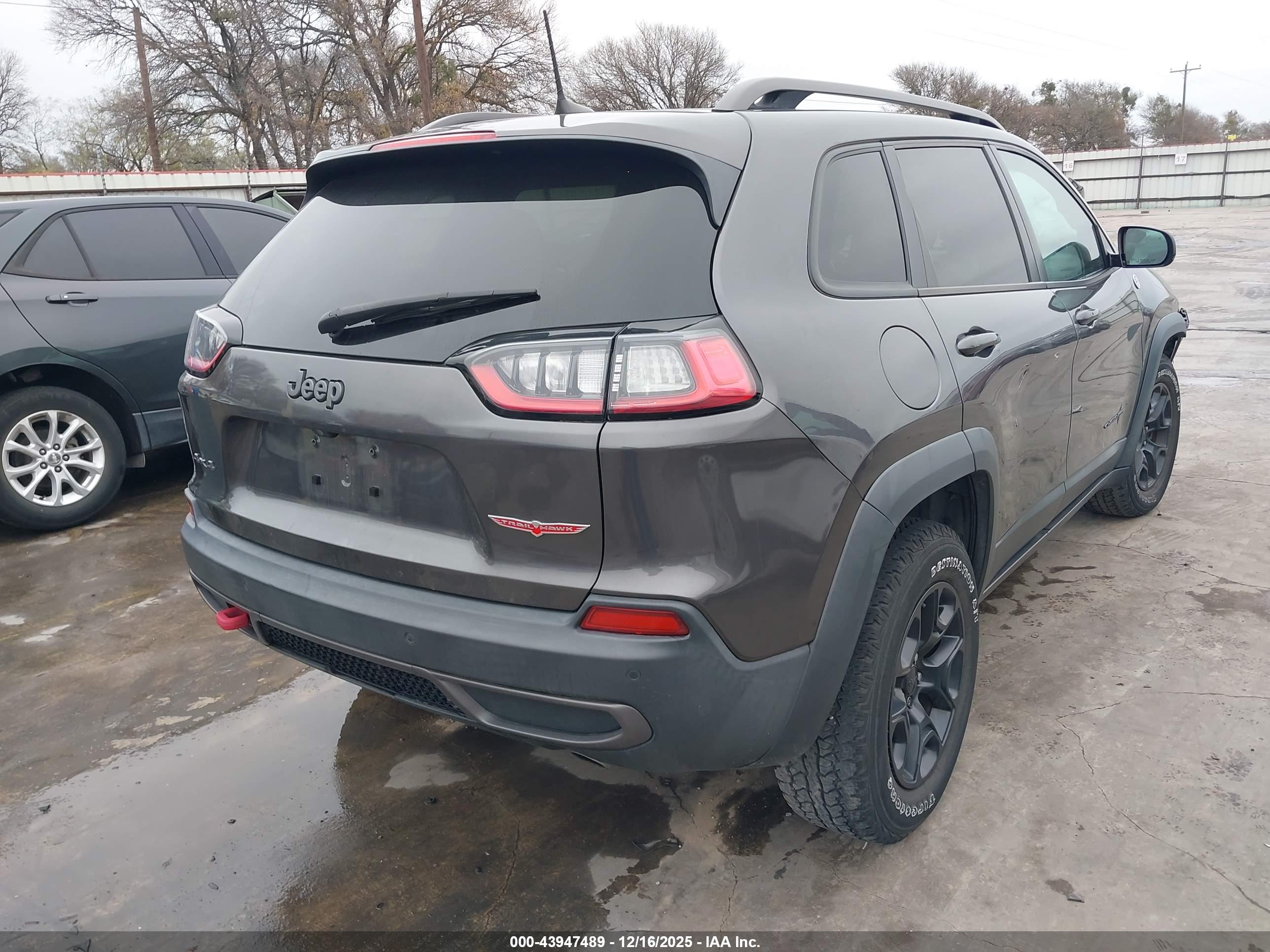 JEEP CHEROKEE image 4