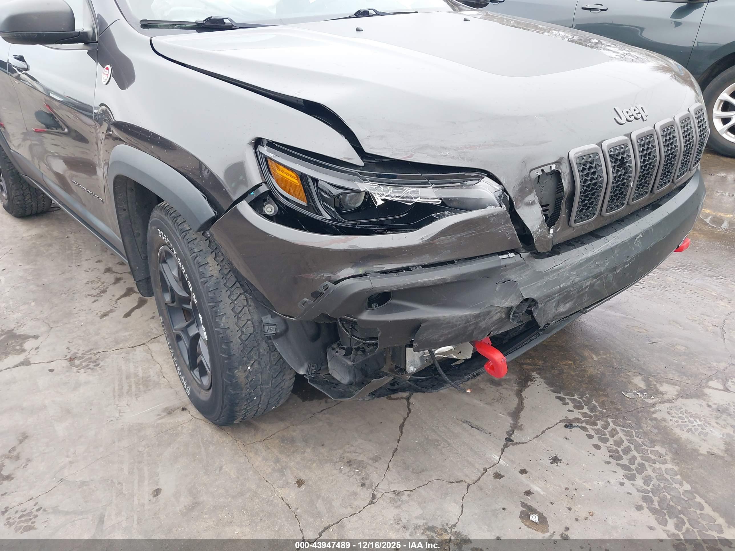 JEEP CHEROKEE image 6