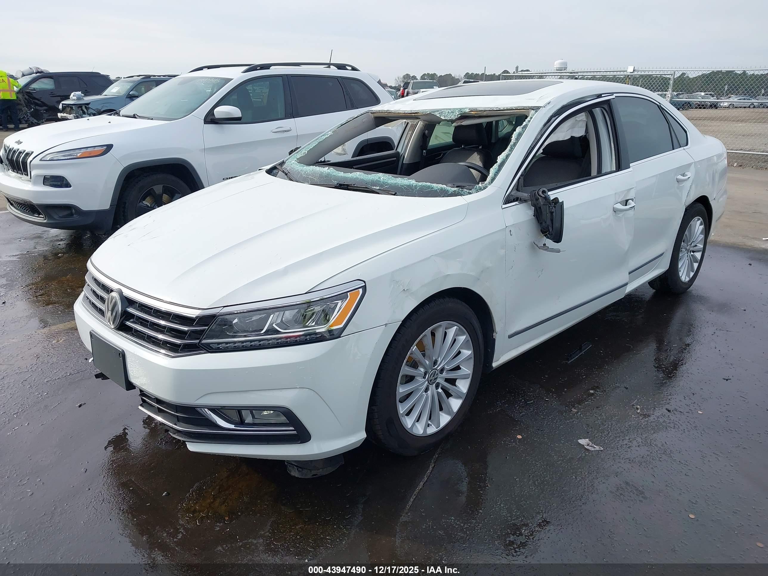 VOLKSWAGEN PASSAT image 2