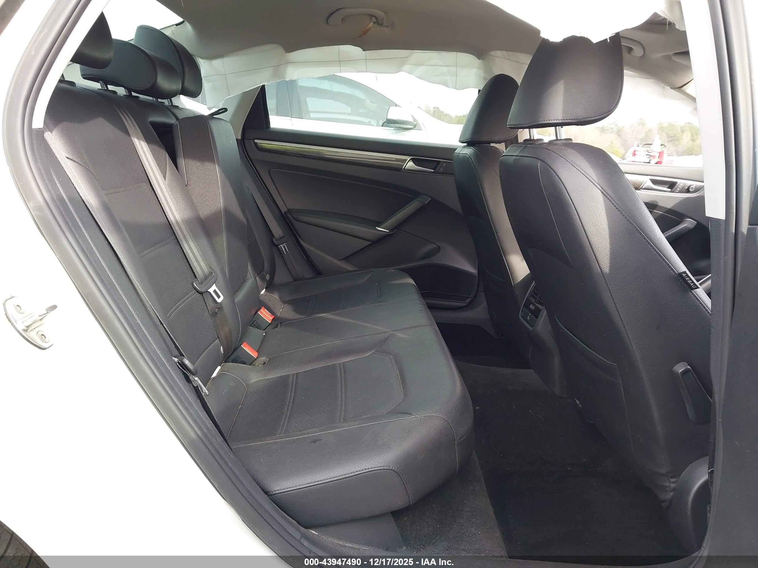 VOLKSWAGEN PASSAT image 8