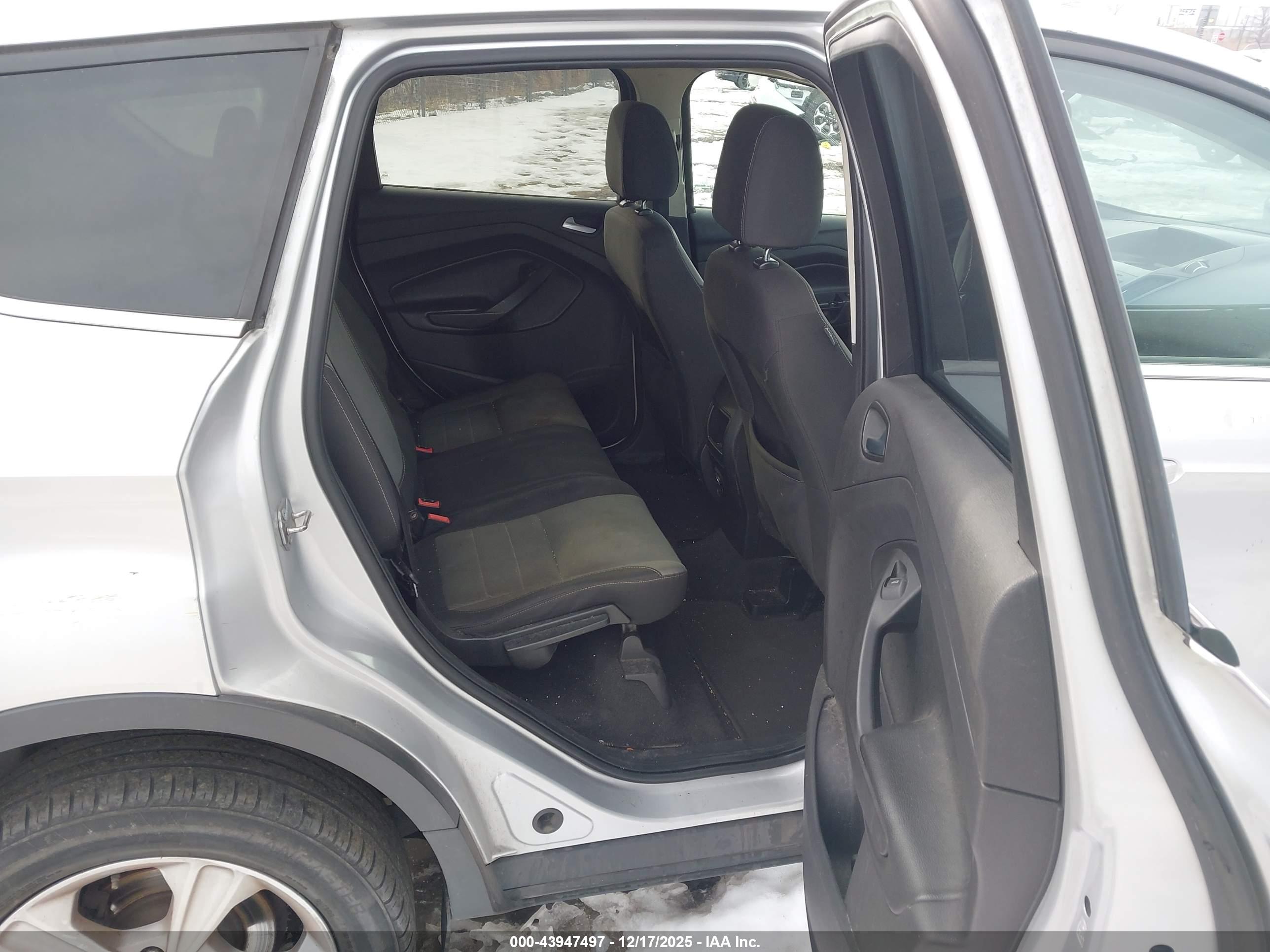 FORD ESCAPE image 8