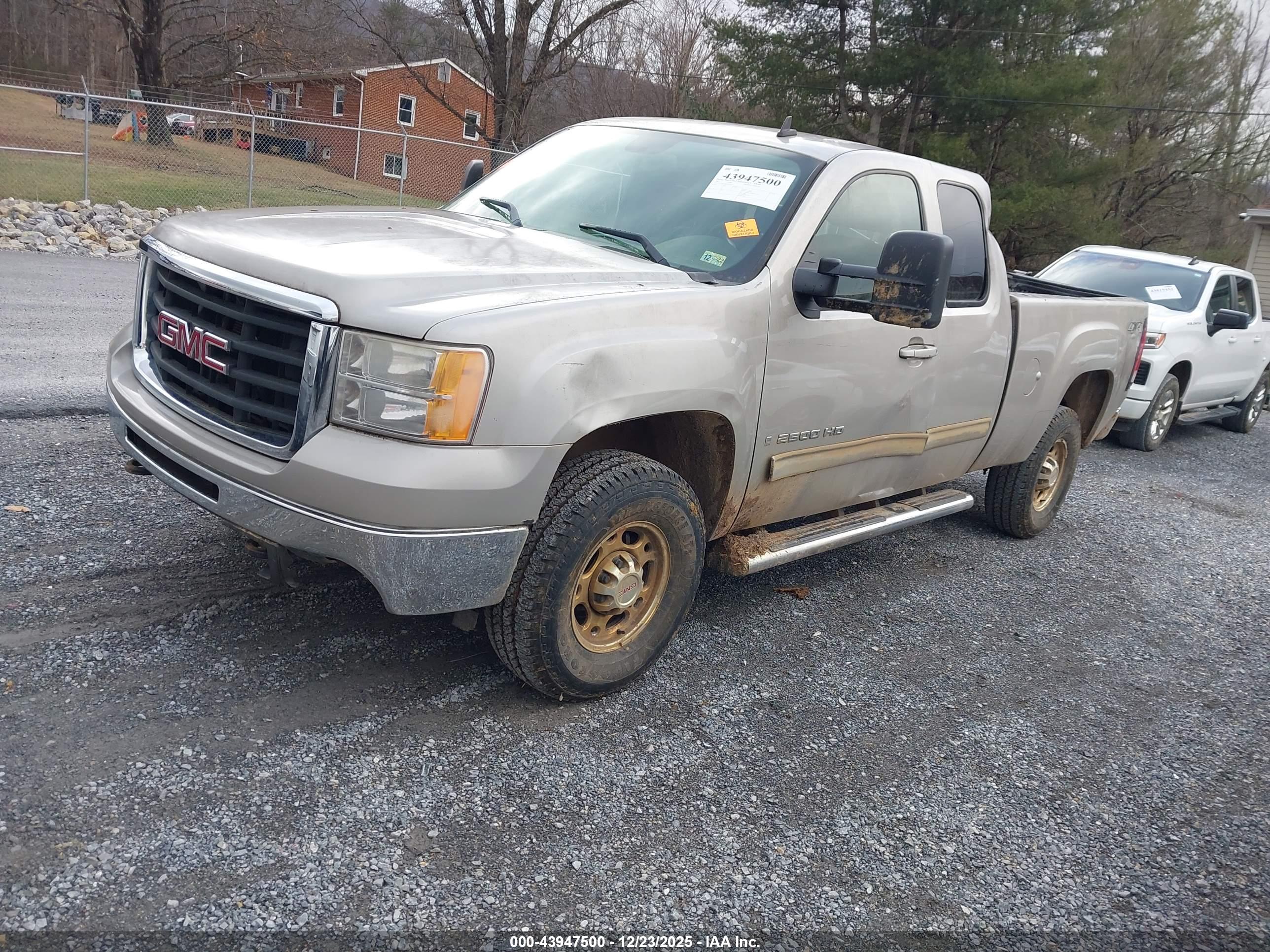 GMC SIERRA image 2