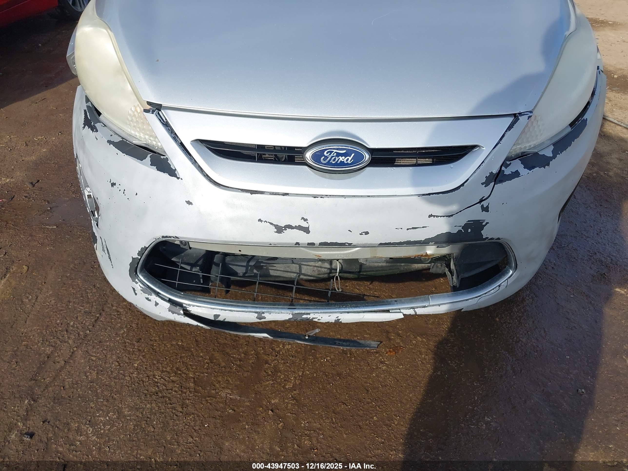 FORD FIESTA image 6