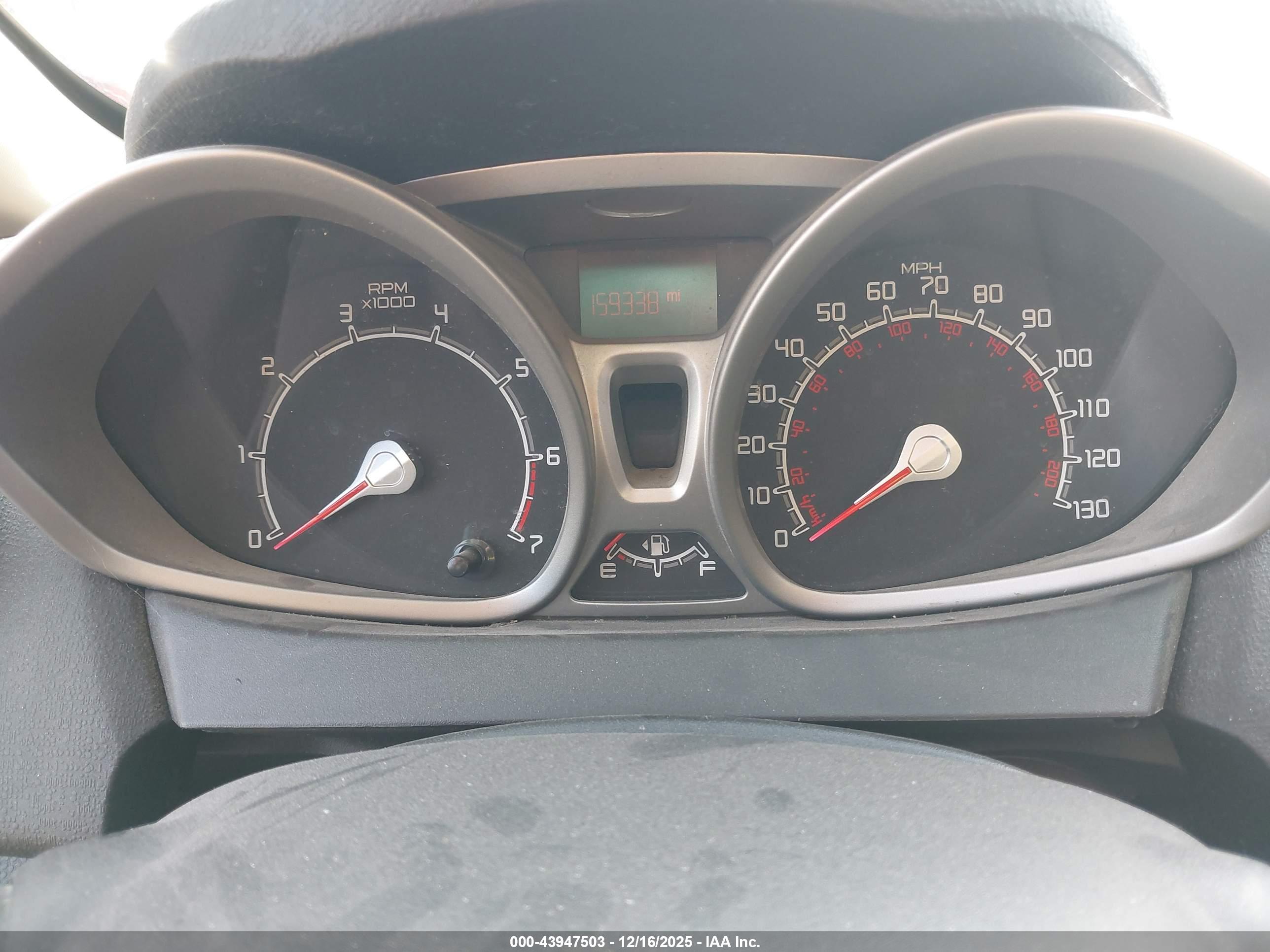 FORD FIESTA image 7