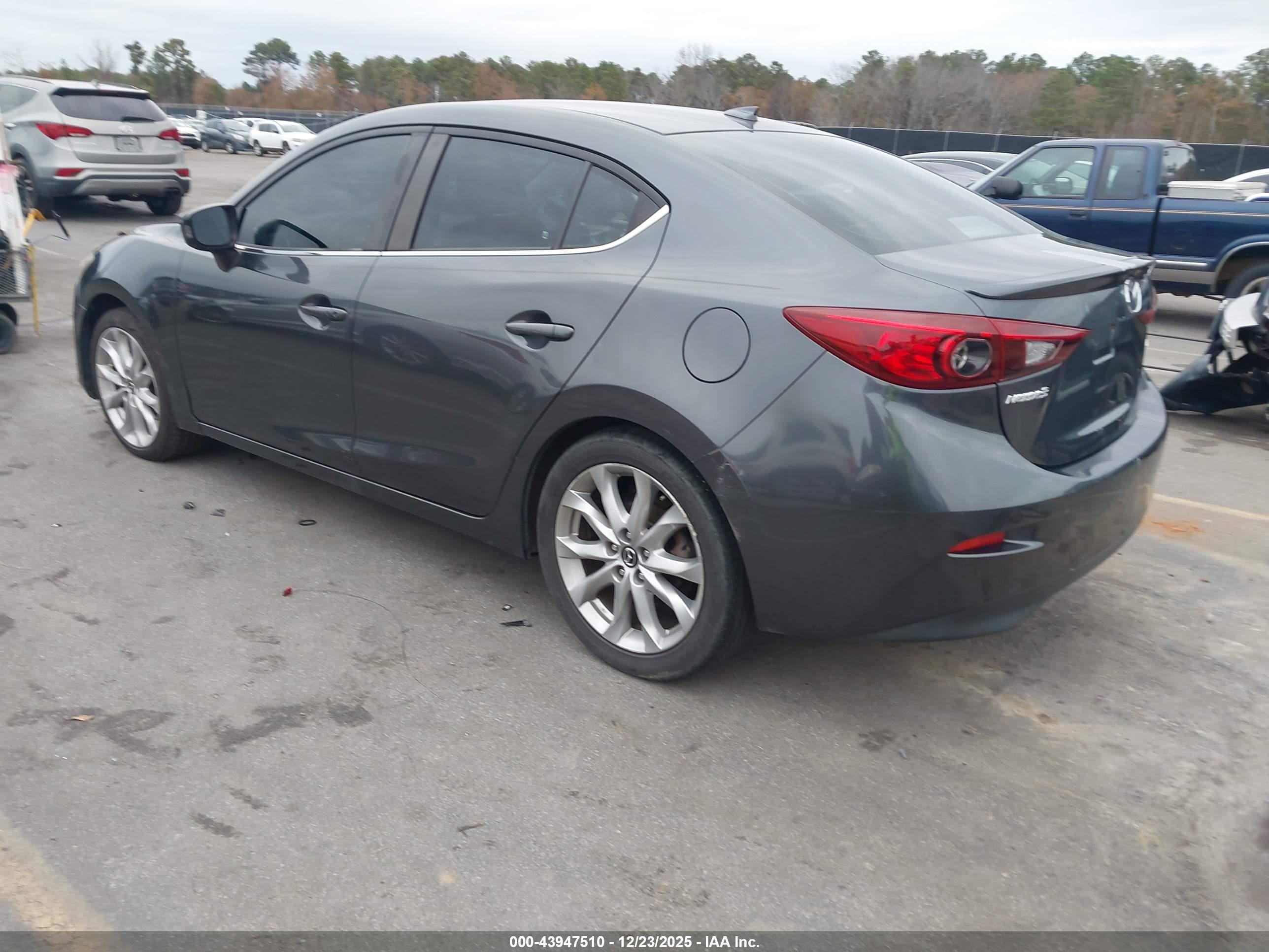 MAZDA MAZDA3 image 3