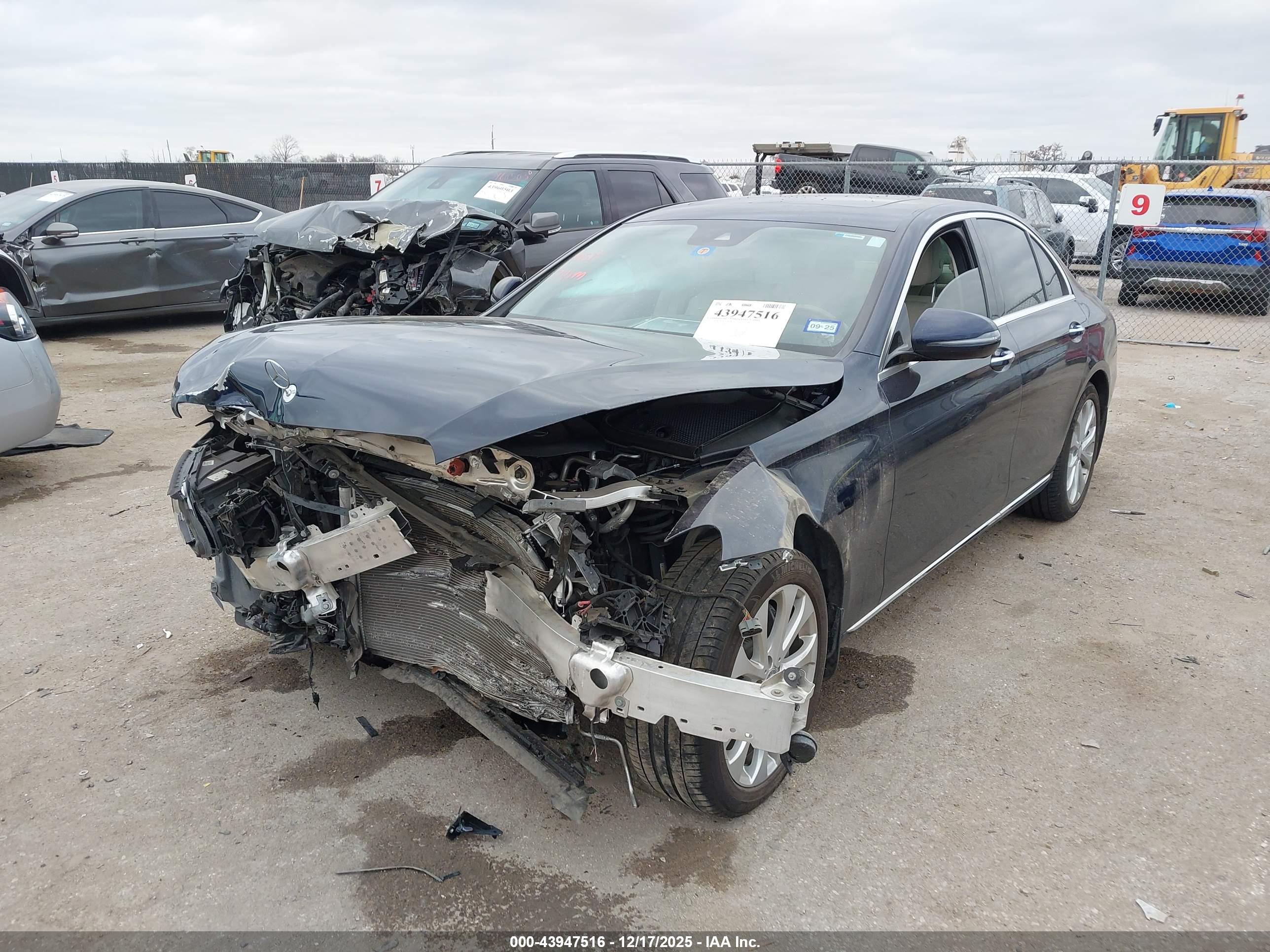 MERCEDES-BENZ E image 2