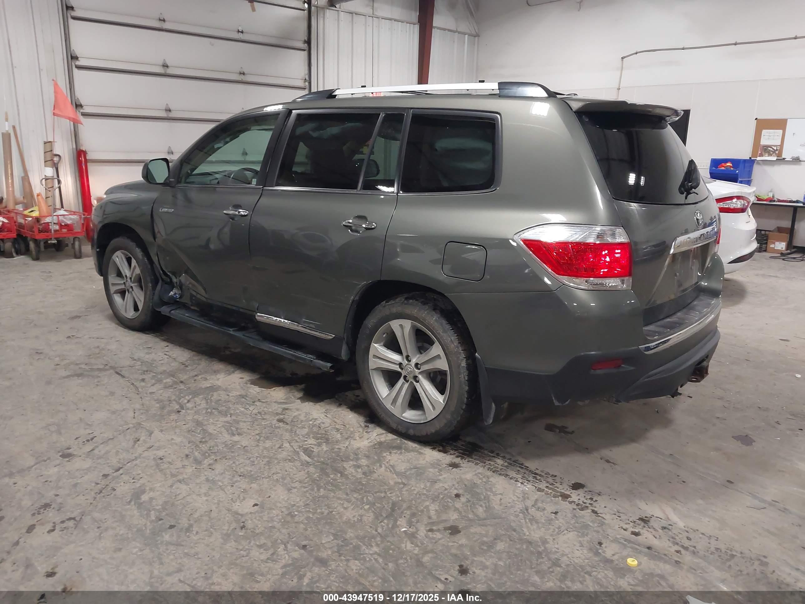 TOYOTA HIGHLANDER image 3