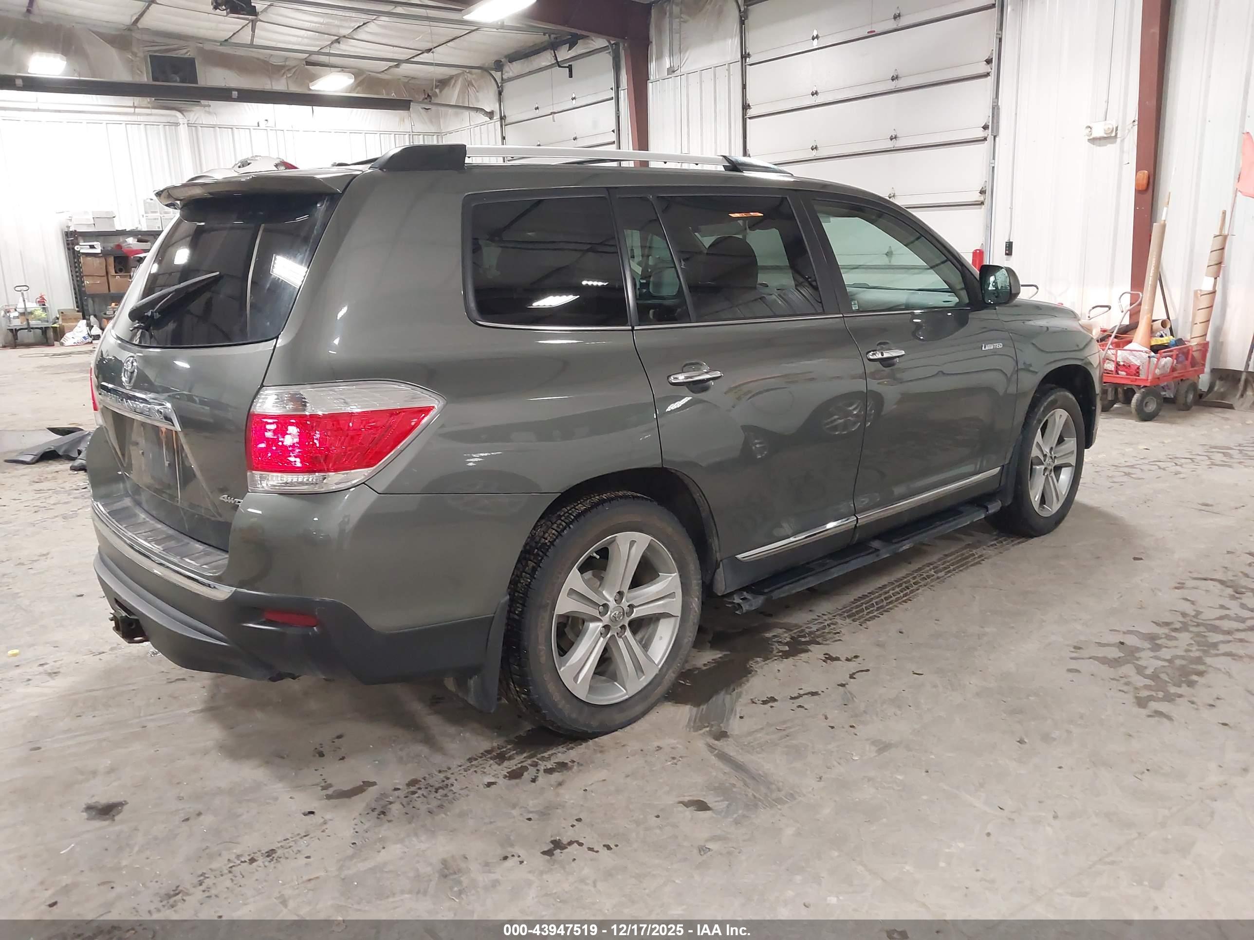 TOYOTA HIGHLANDER image 4