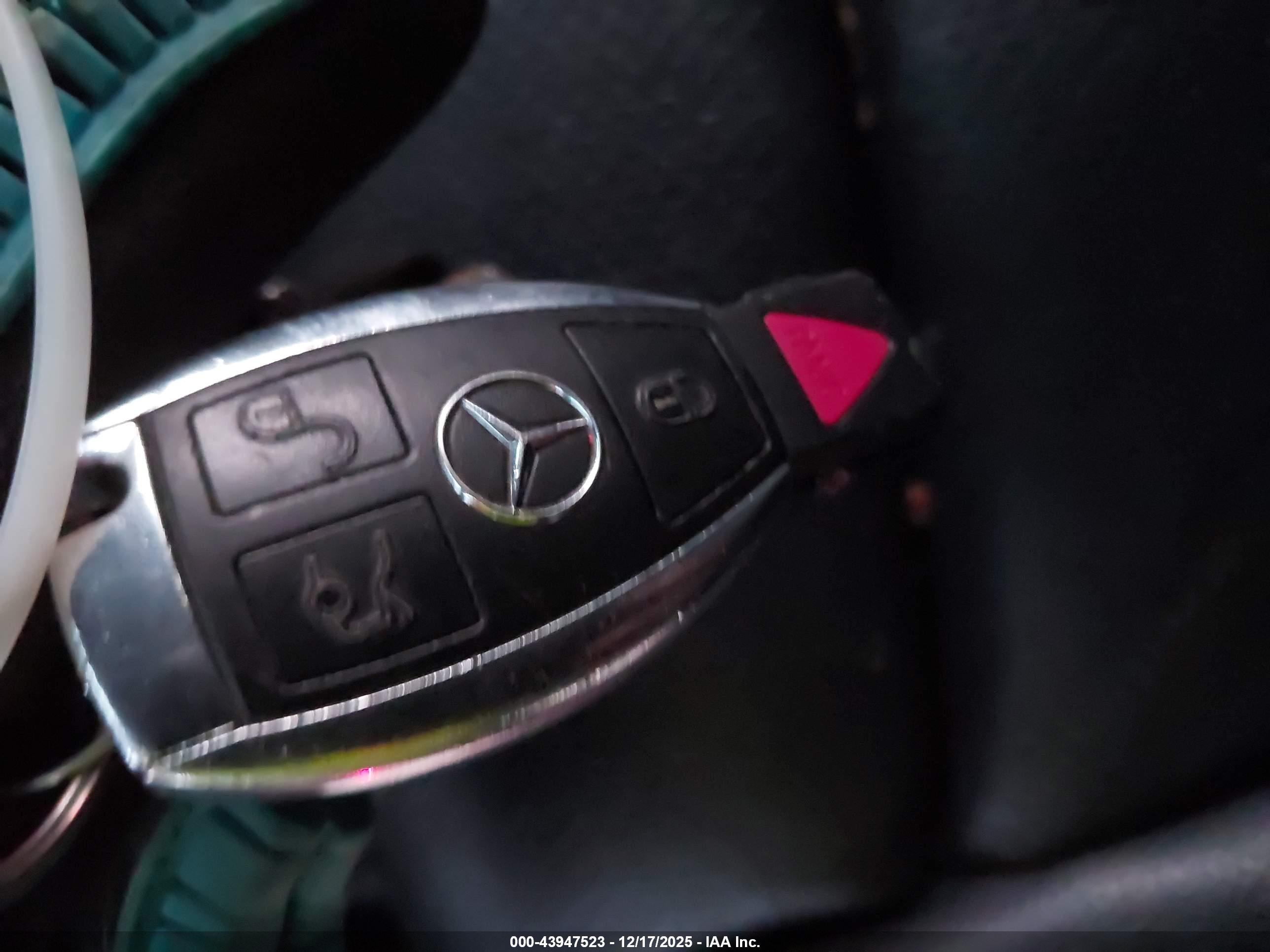 MERCEDES-BENZ GLC image 11