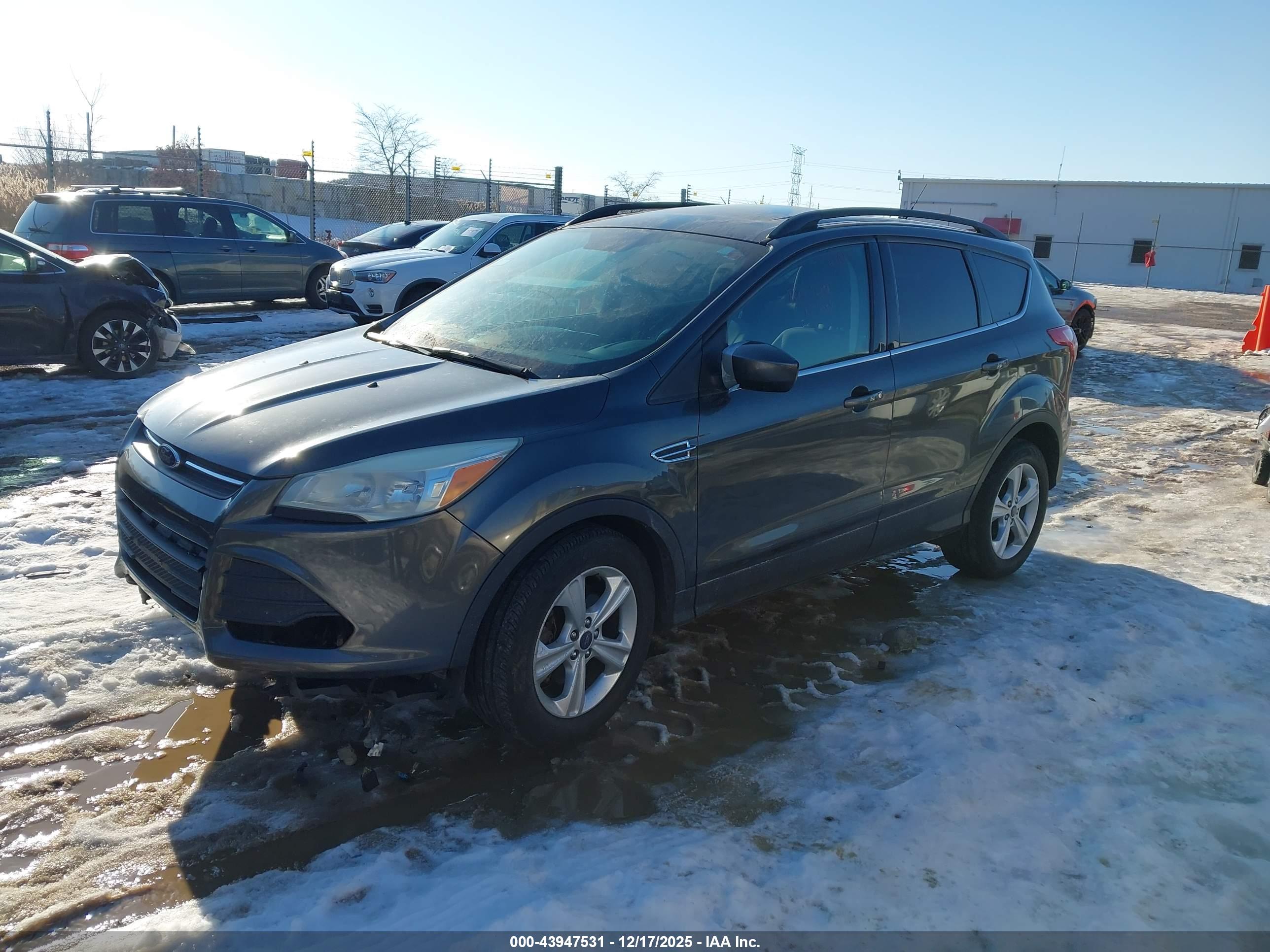 FORD ESCAPE image 2