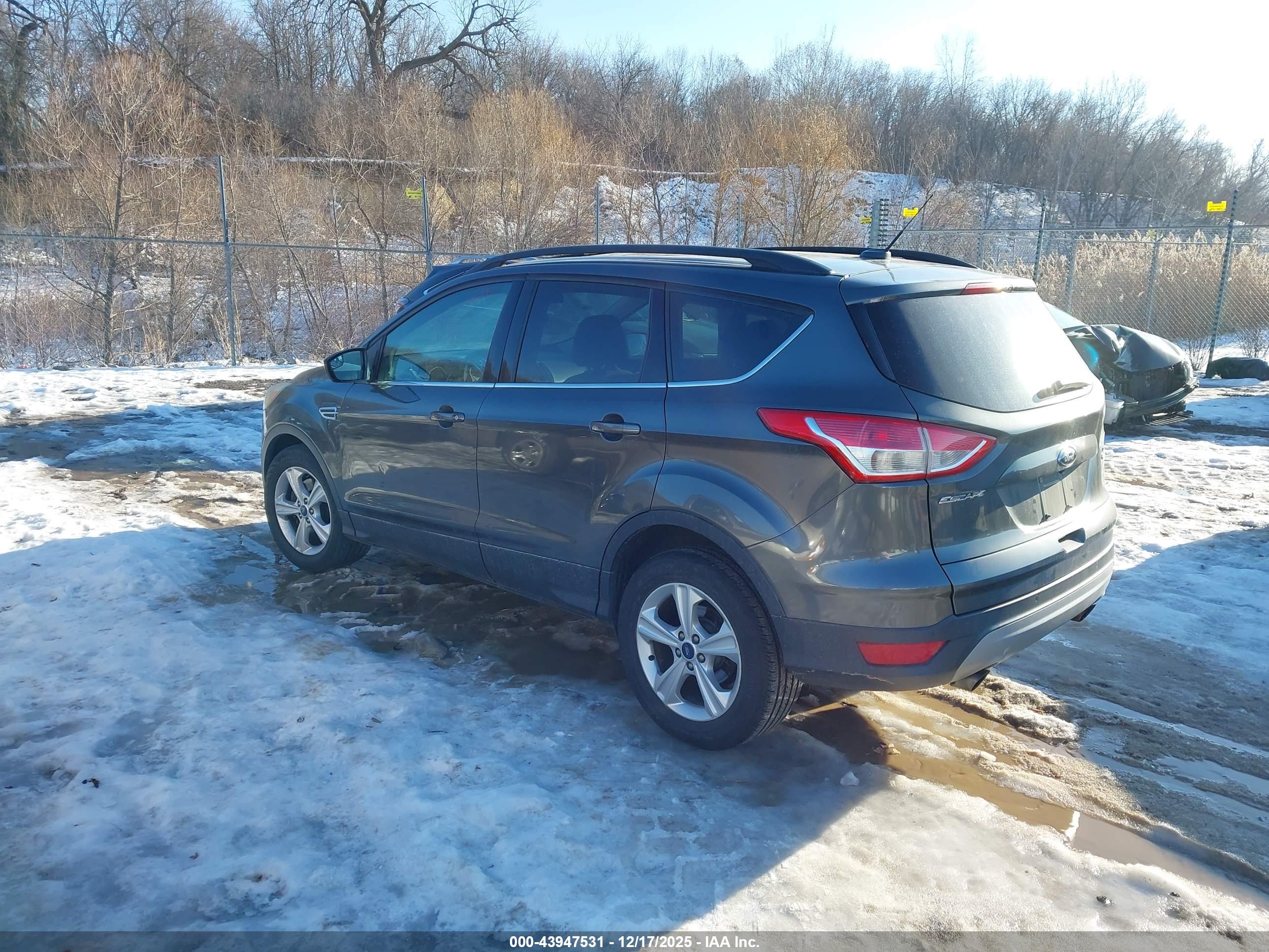 FORD ESCAPE image 3