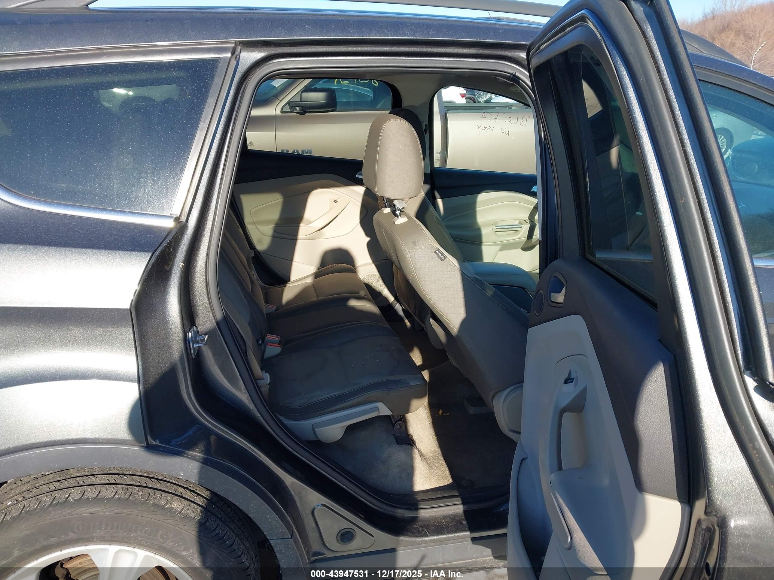 FORD ESCAPE image 8