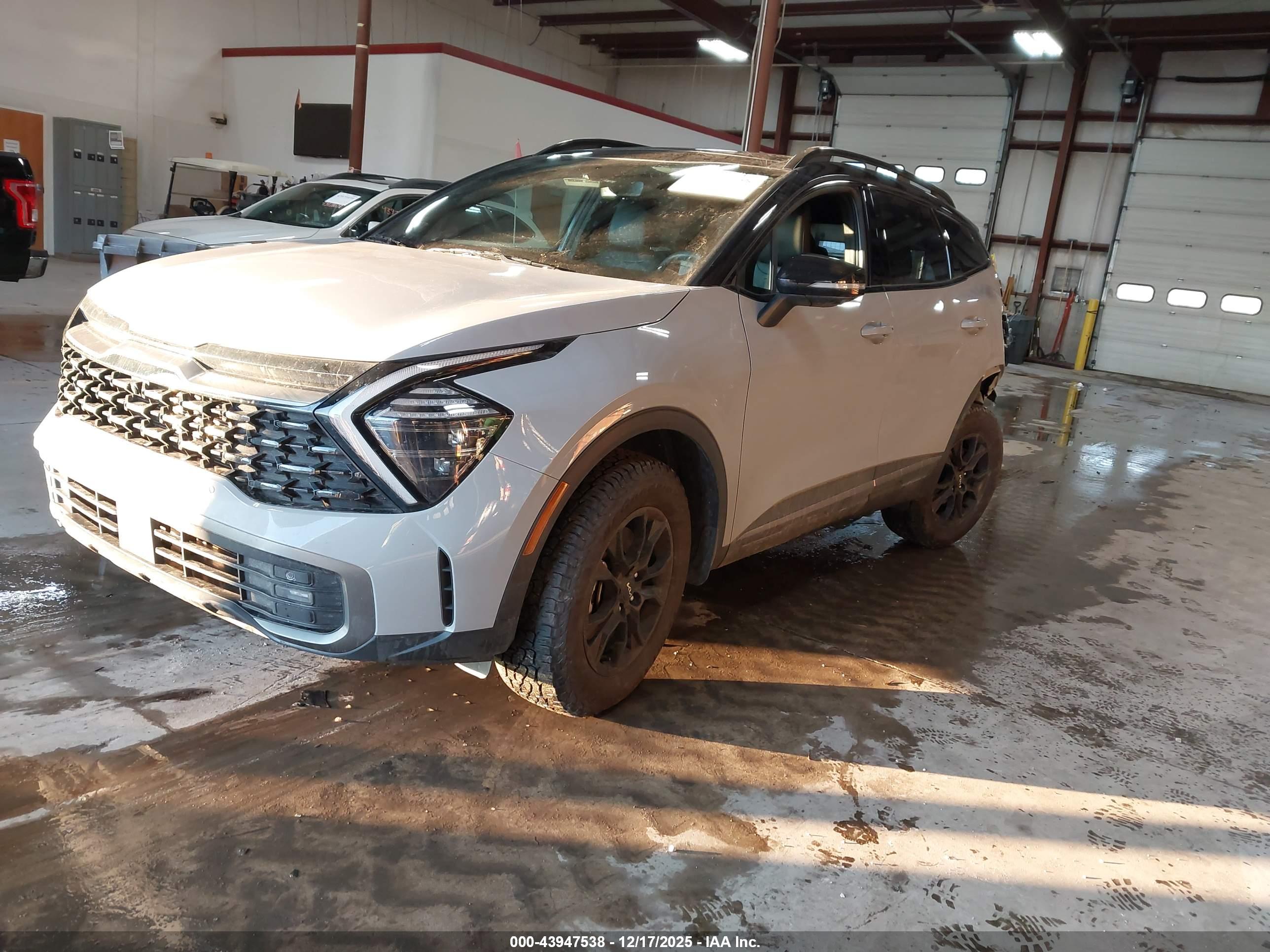 KIA SPORTAGE image 2