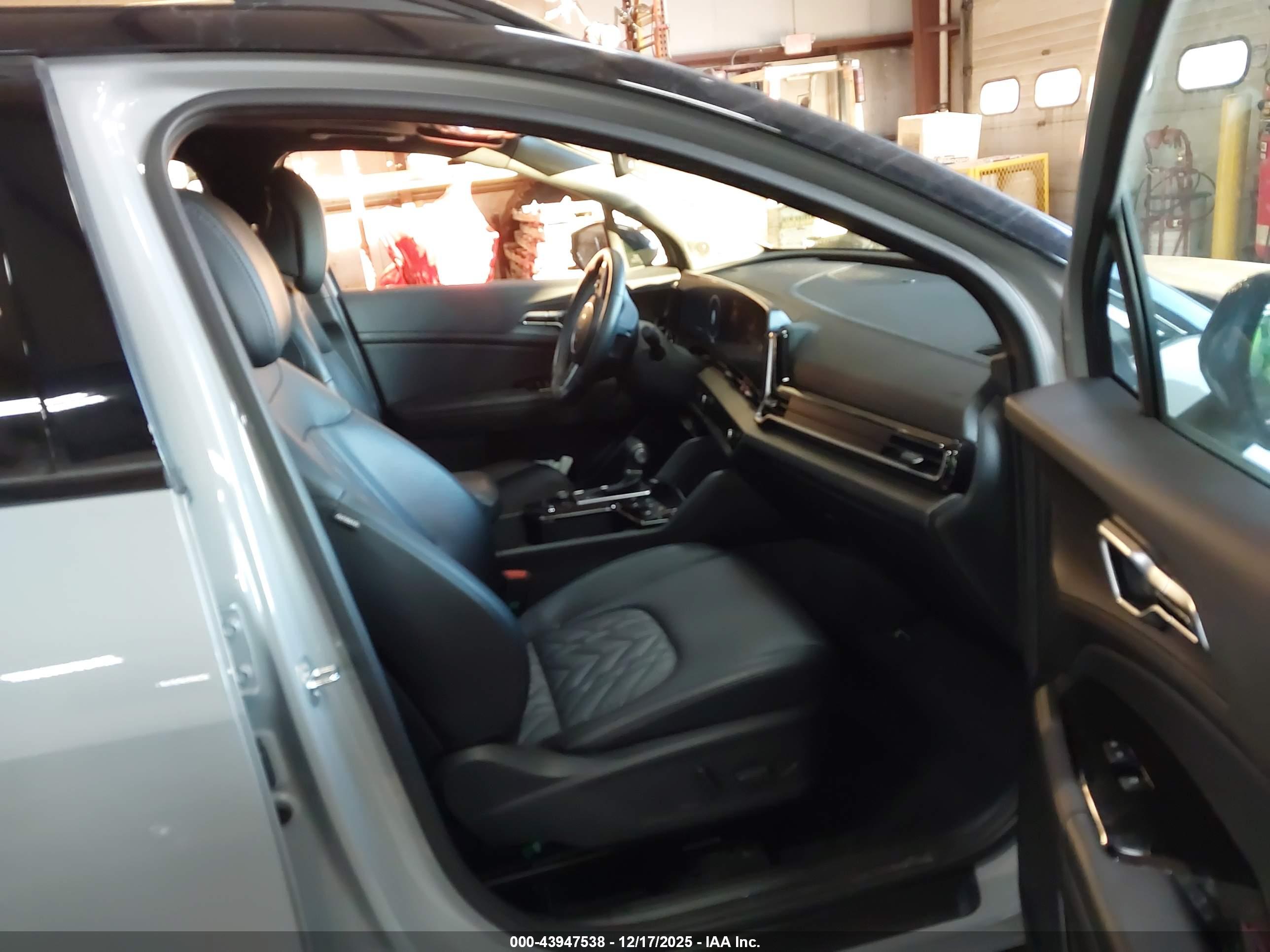 KIA SPORTAGE image 5