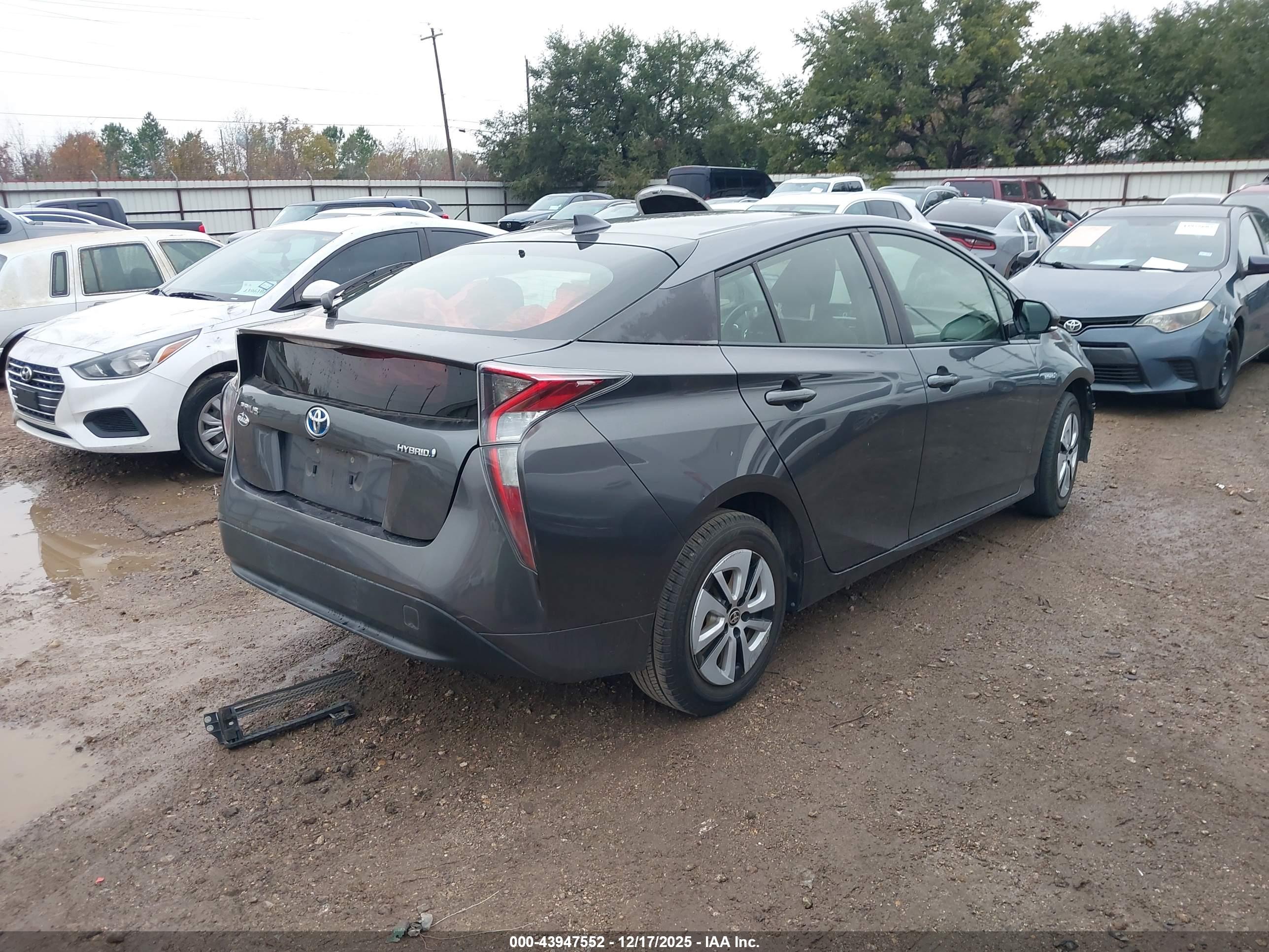 TOYOTA PRIUS image 4
