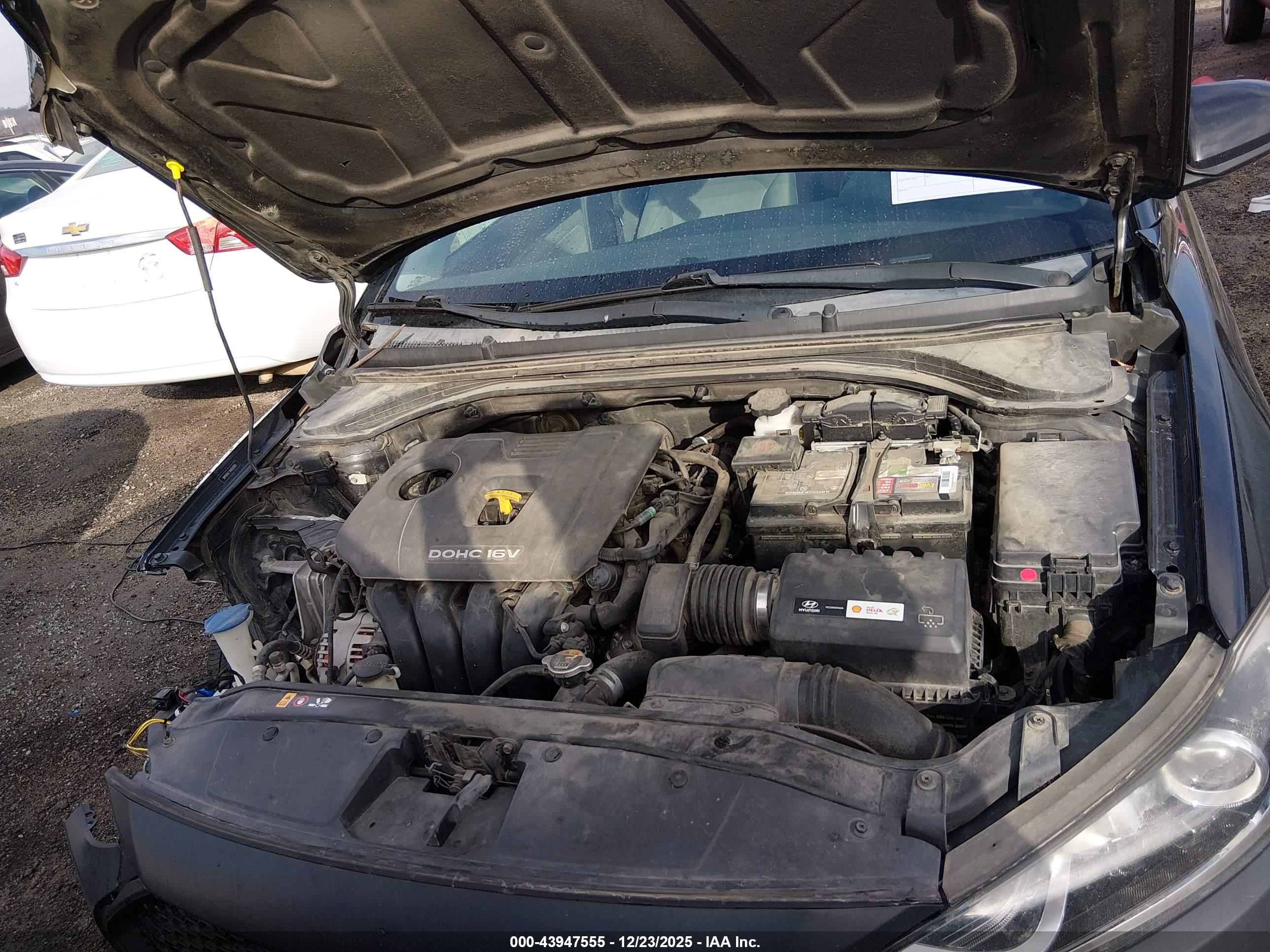 HYUNDAI ELANTRA image 10