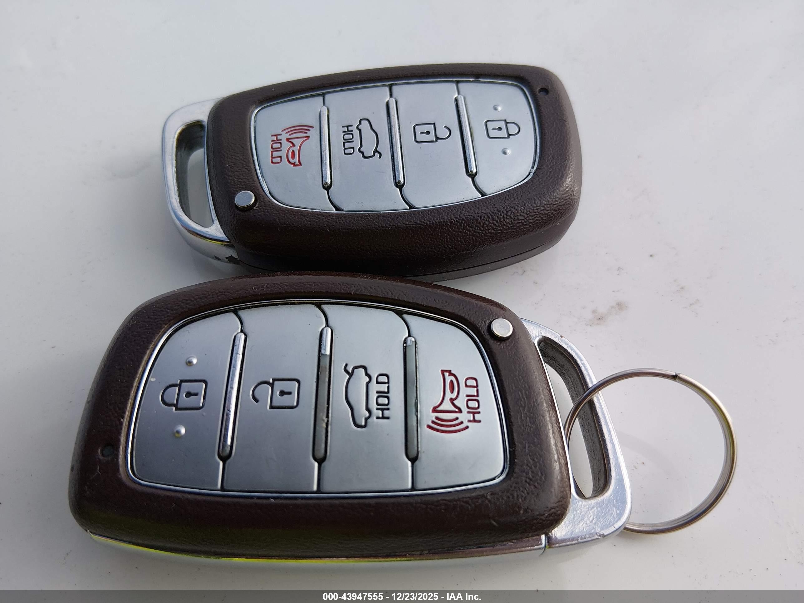 HYUNDAI ELANTRA image 11