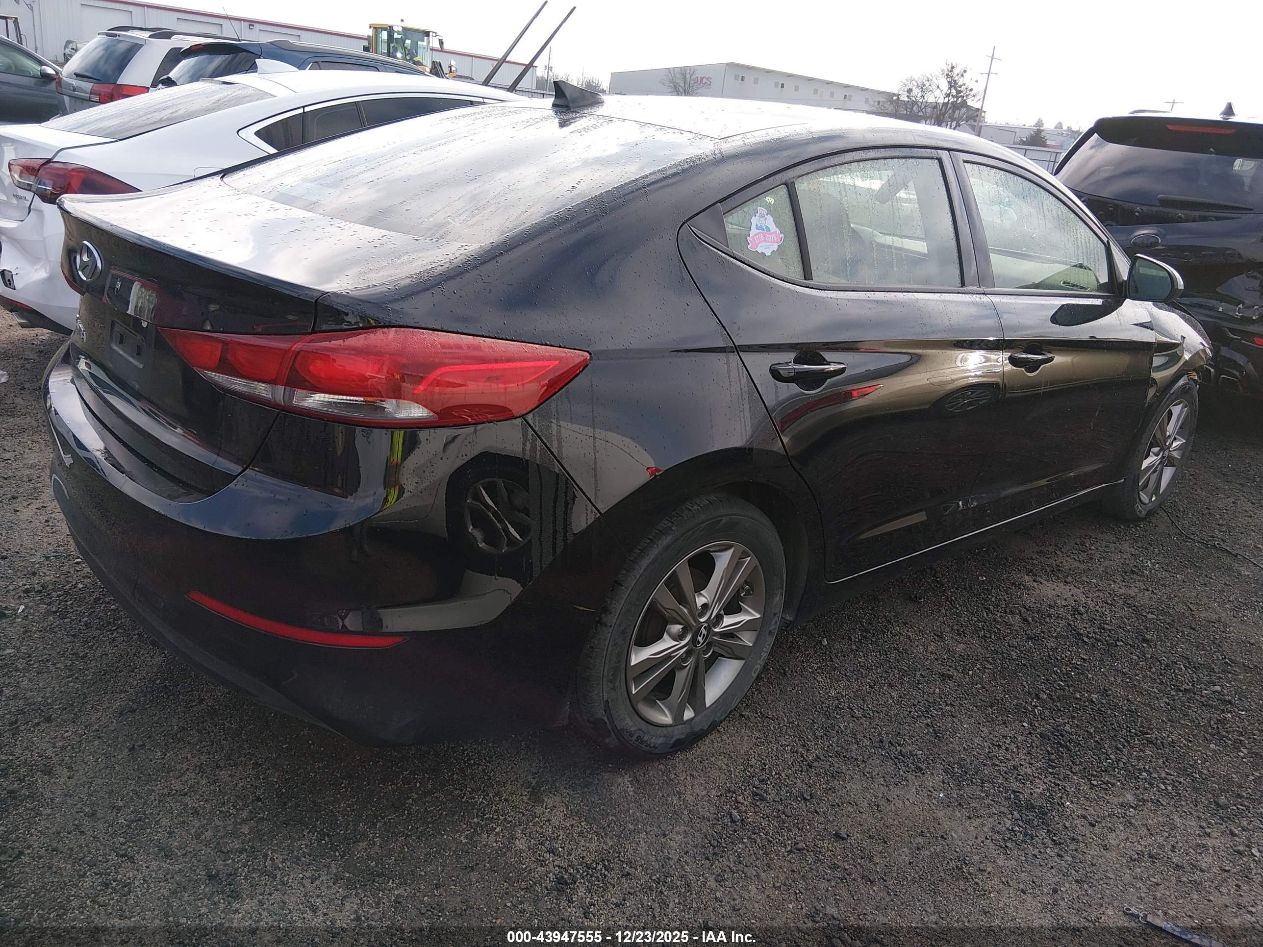 HYUNDAI ELANTRA image 4
