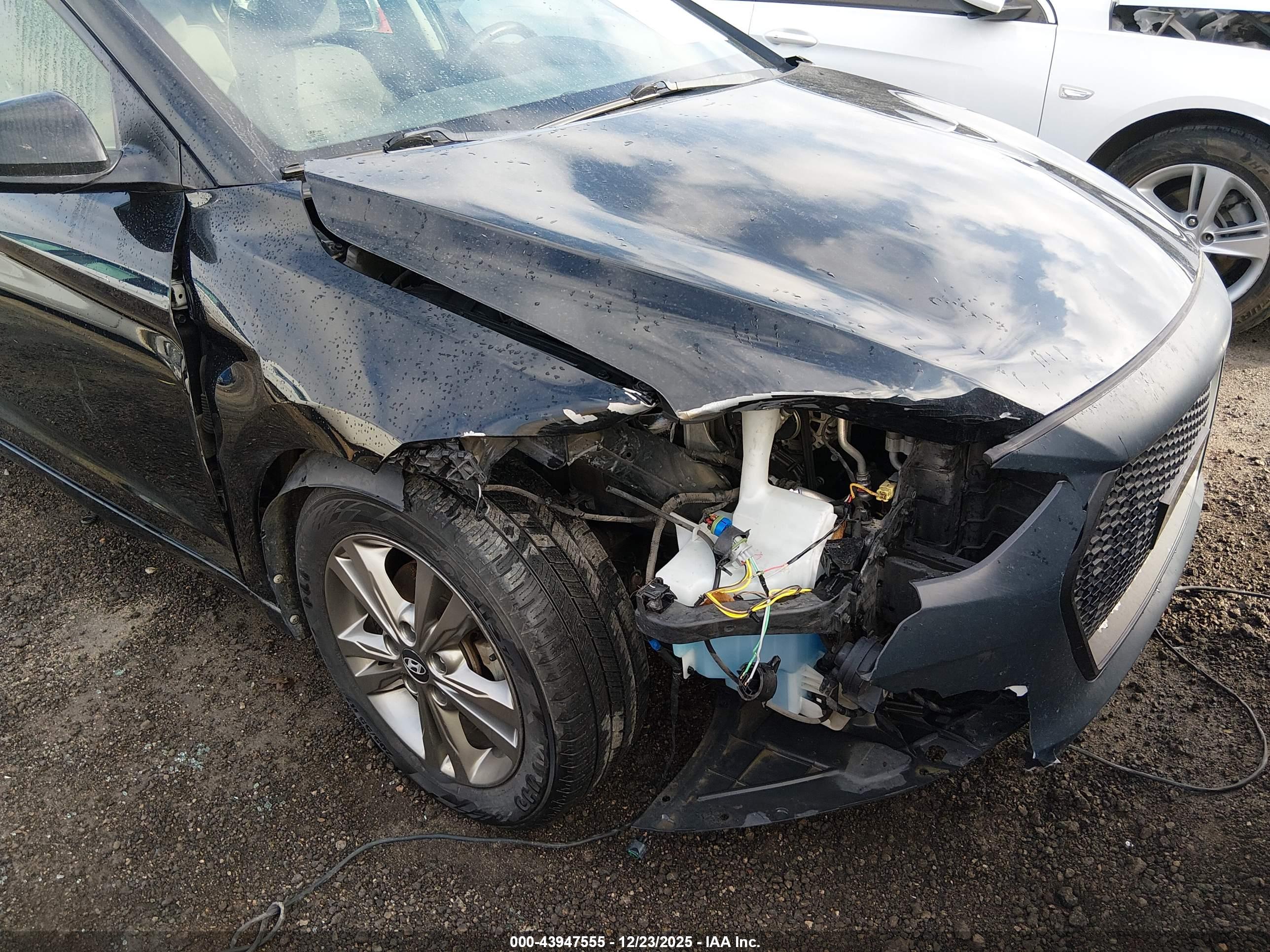 HYUNDAI ELANTRA image 6