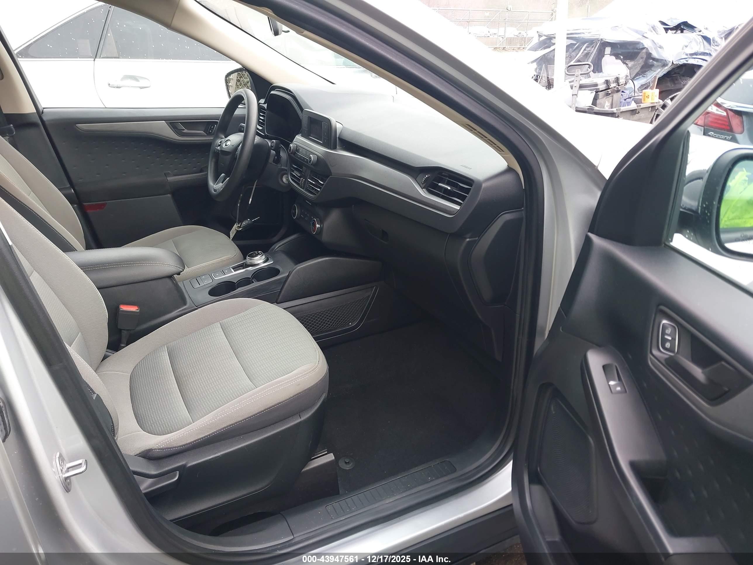 FORD ESCAPE image 5