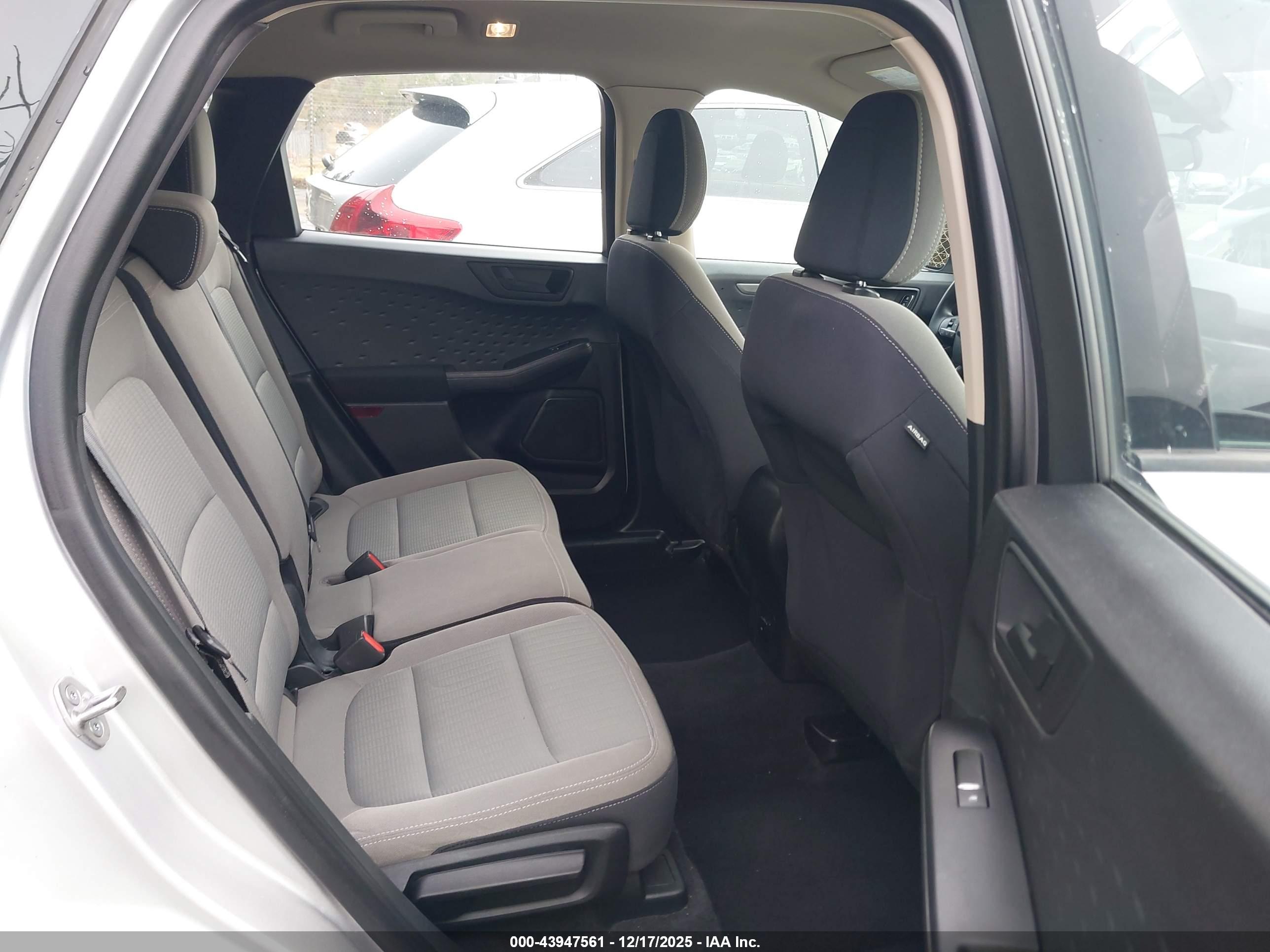 FORD ESCAPE image 8