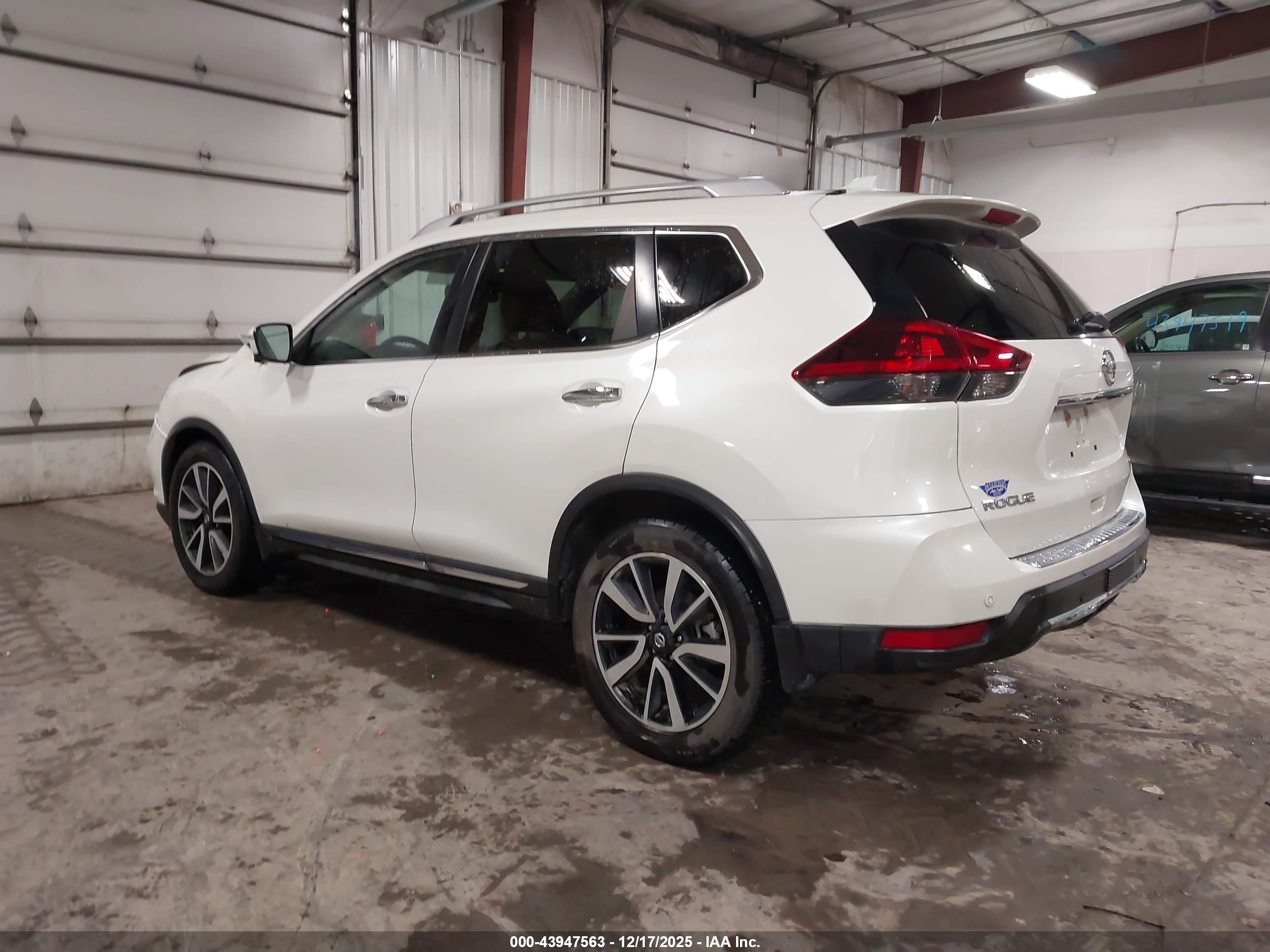 NISSAN ROGUE image 3