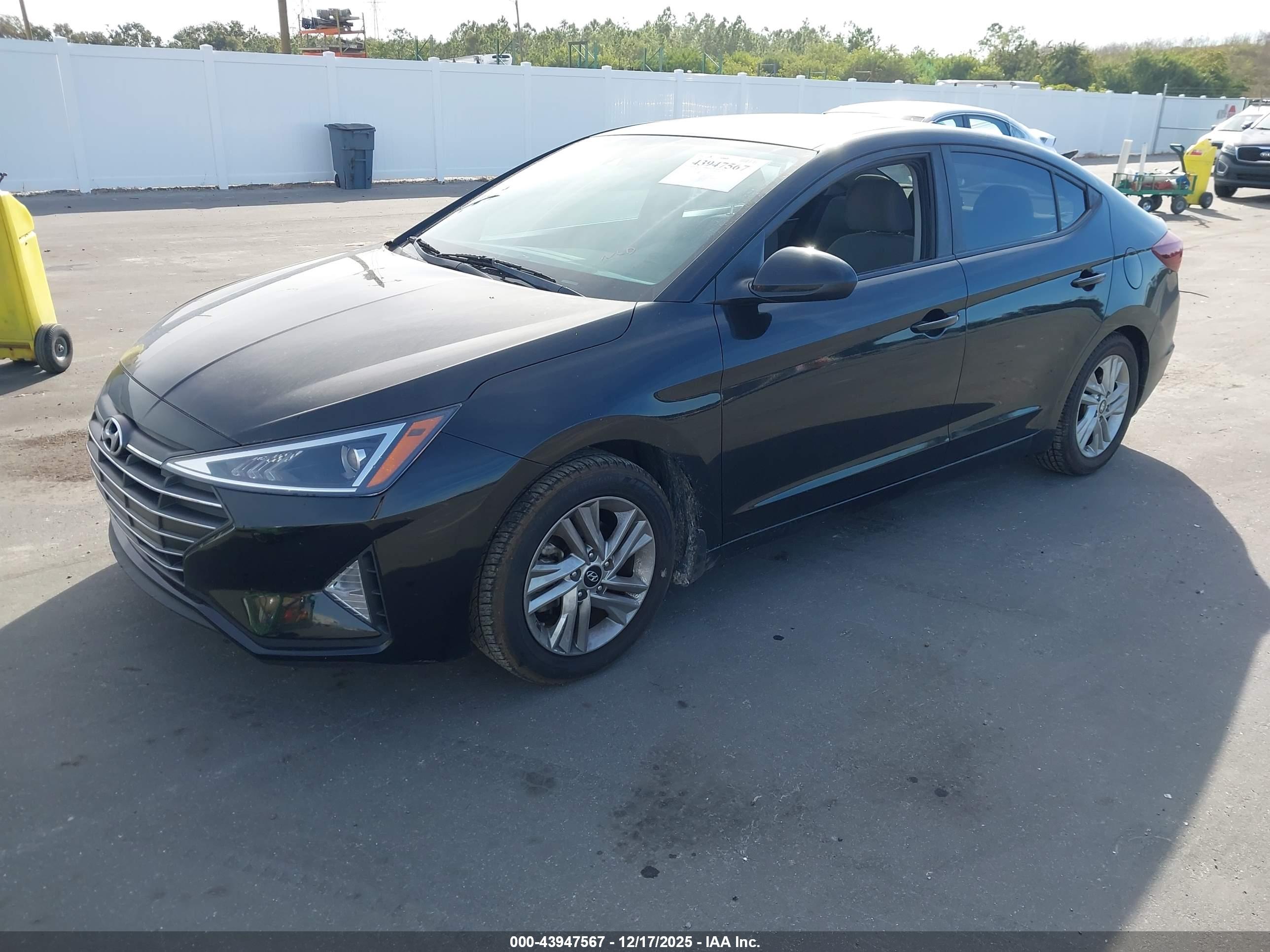 HYUNDAI ELANTRA image 2