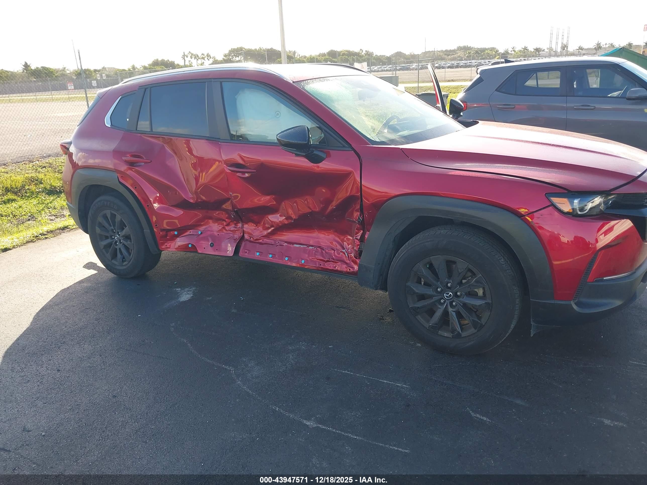 MAZDA CX-50 image 6