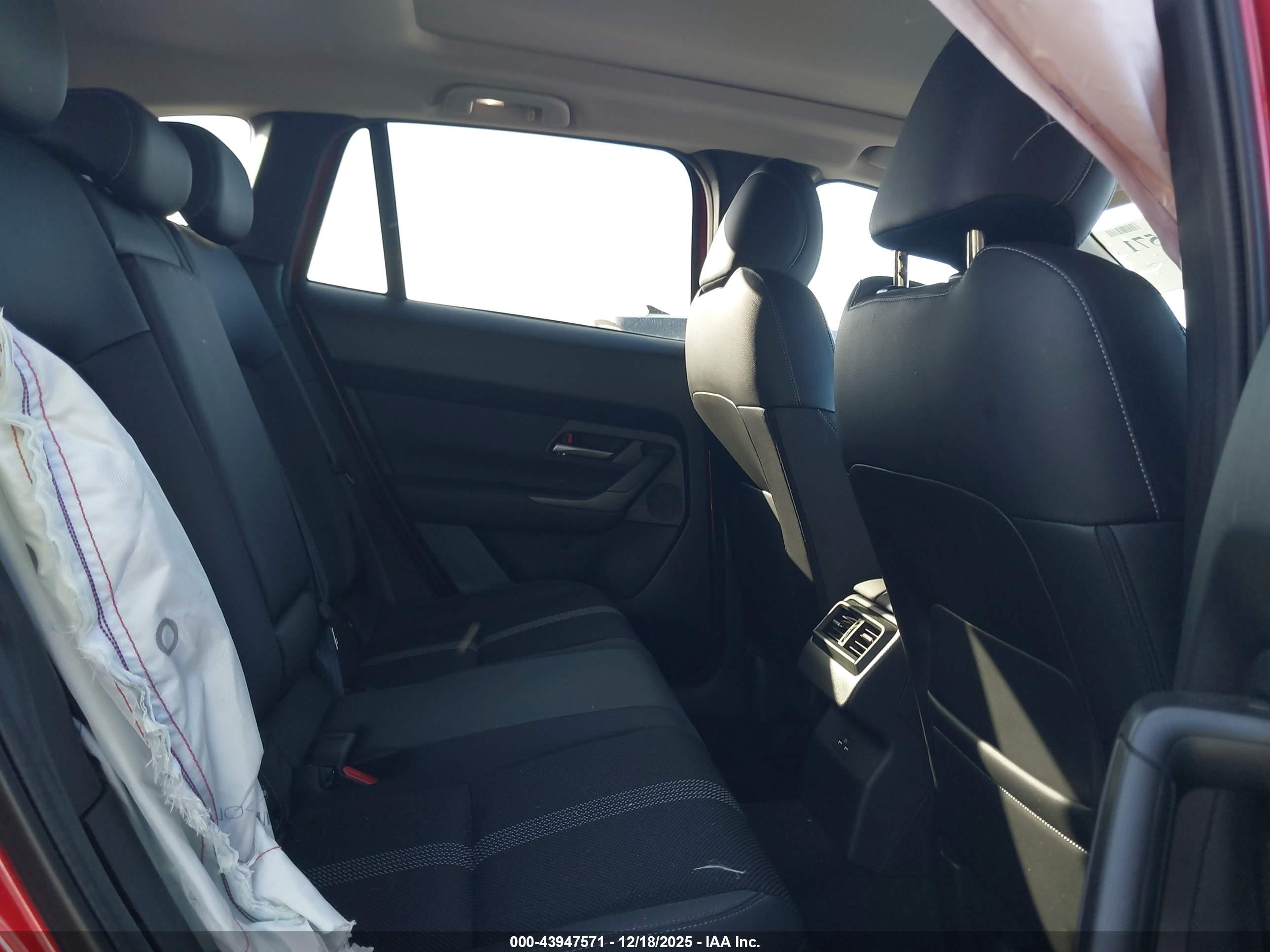 MAZDA CX-50 image 8