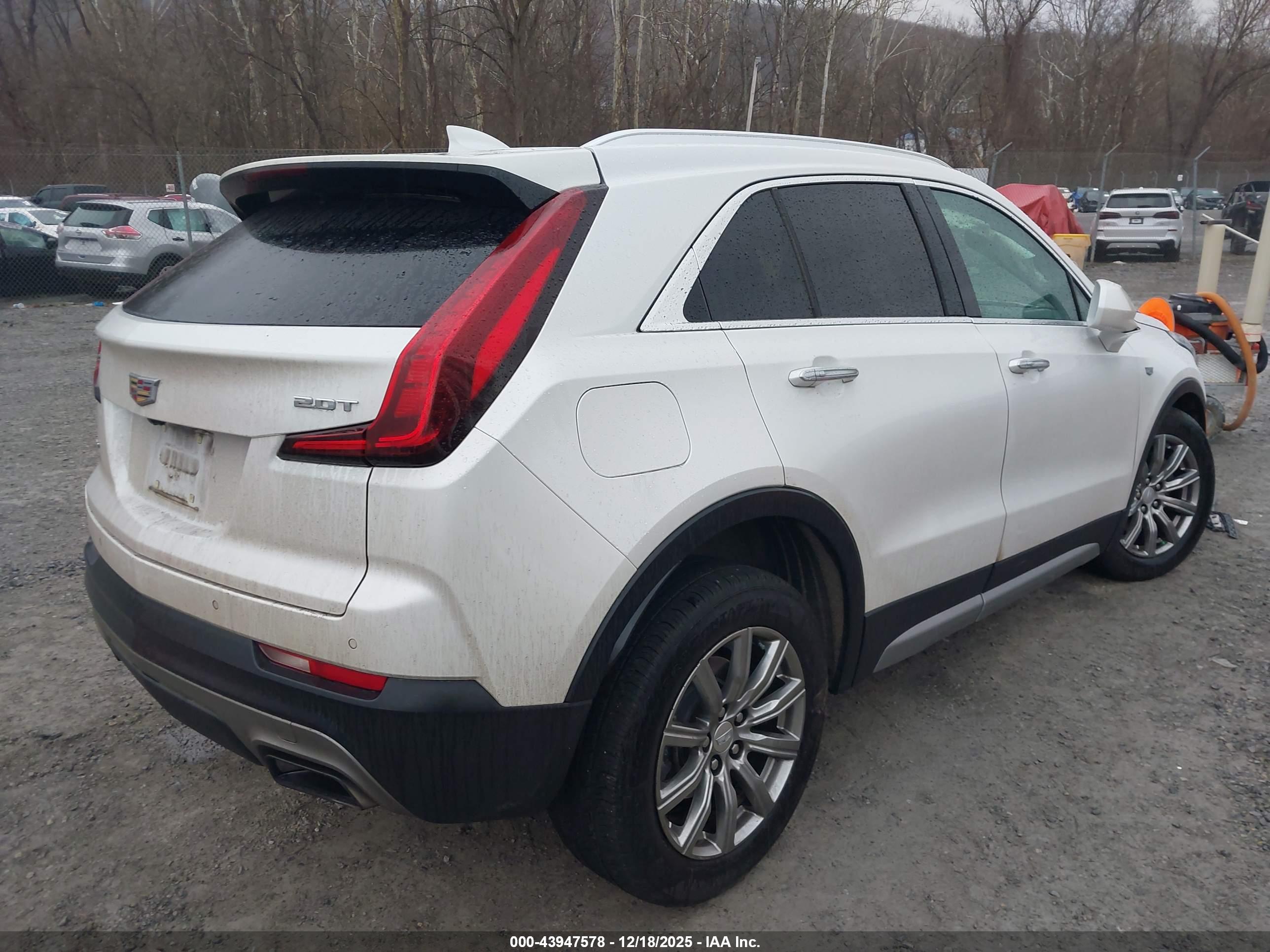 CADILLAC XT4 image 4