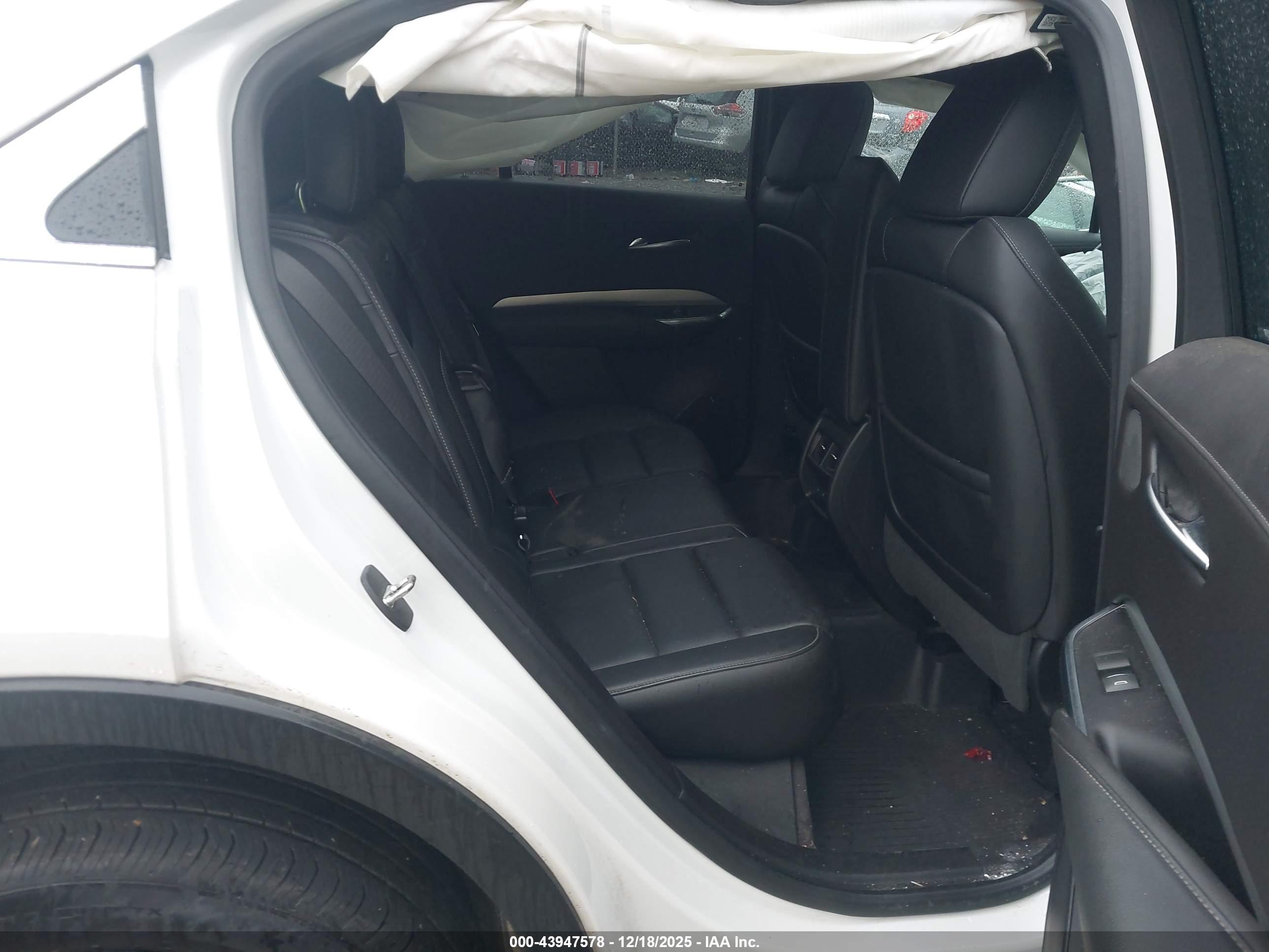 CADILLAC XT4 image 8