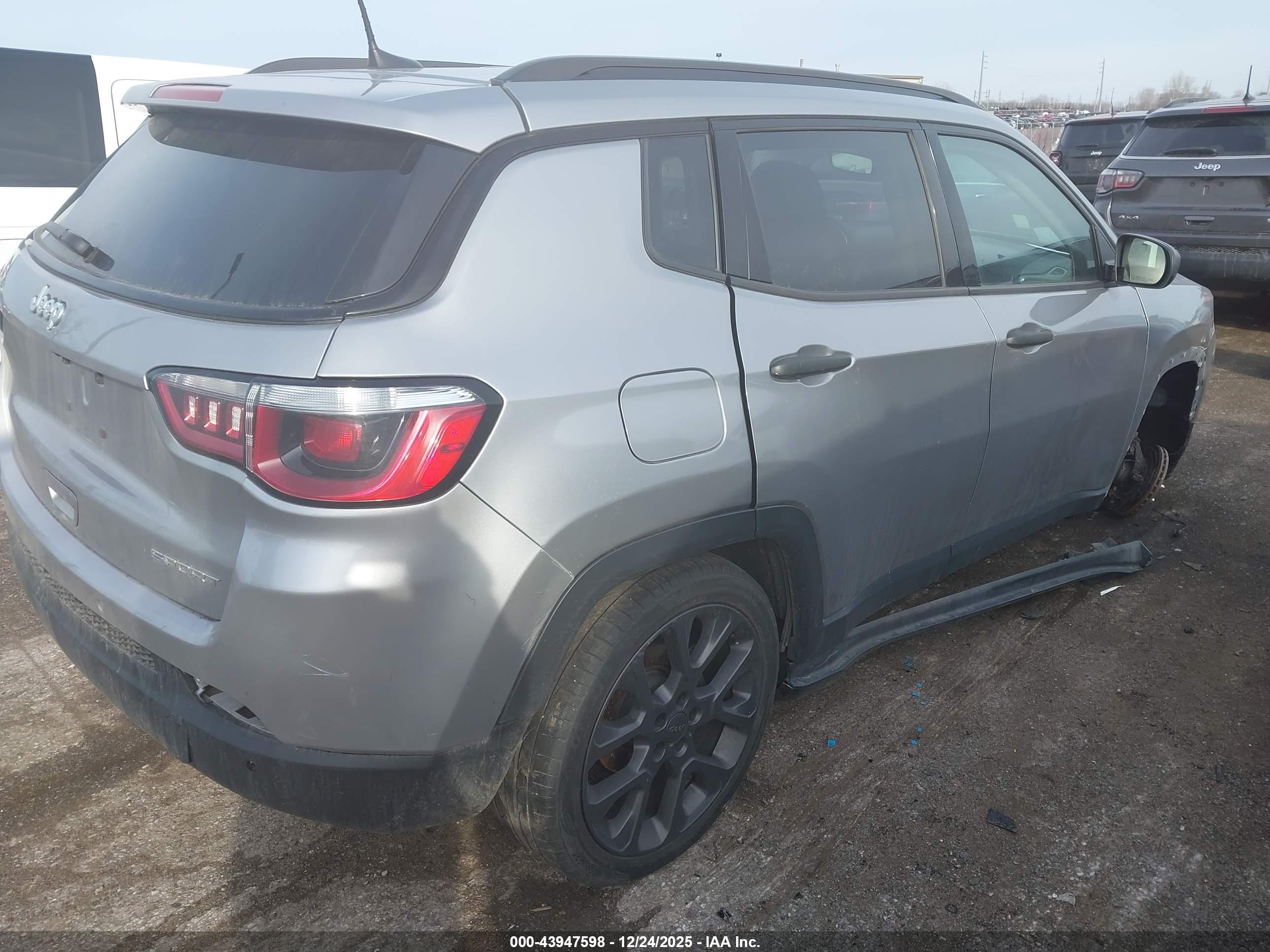 JEEP COMPASS image 4